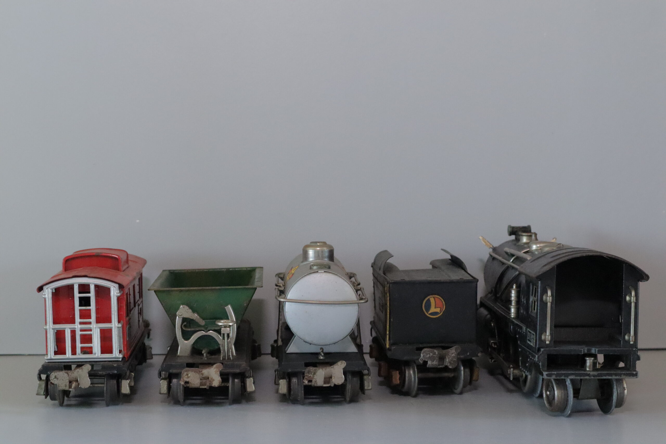 Lionel 261E Loco Set - SKU0303L - themodeltrainstore.com