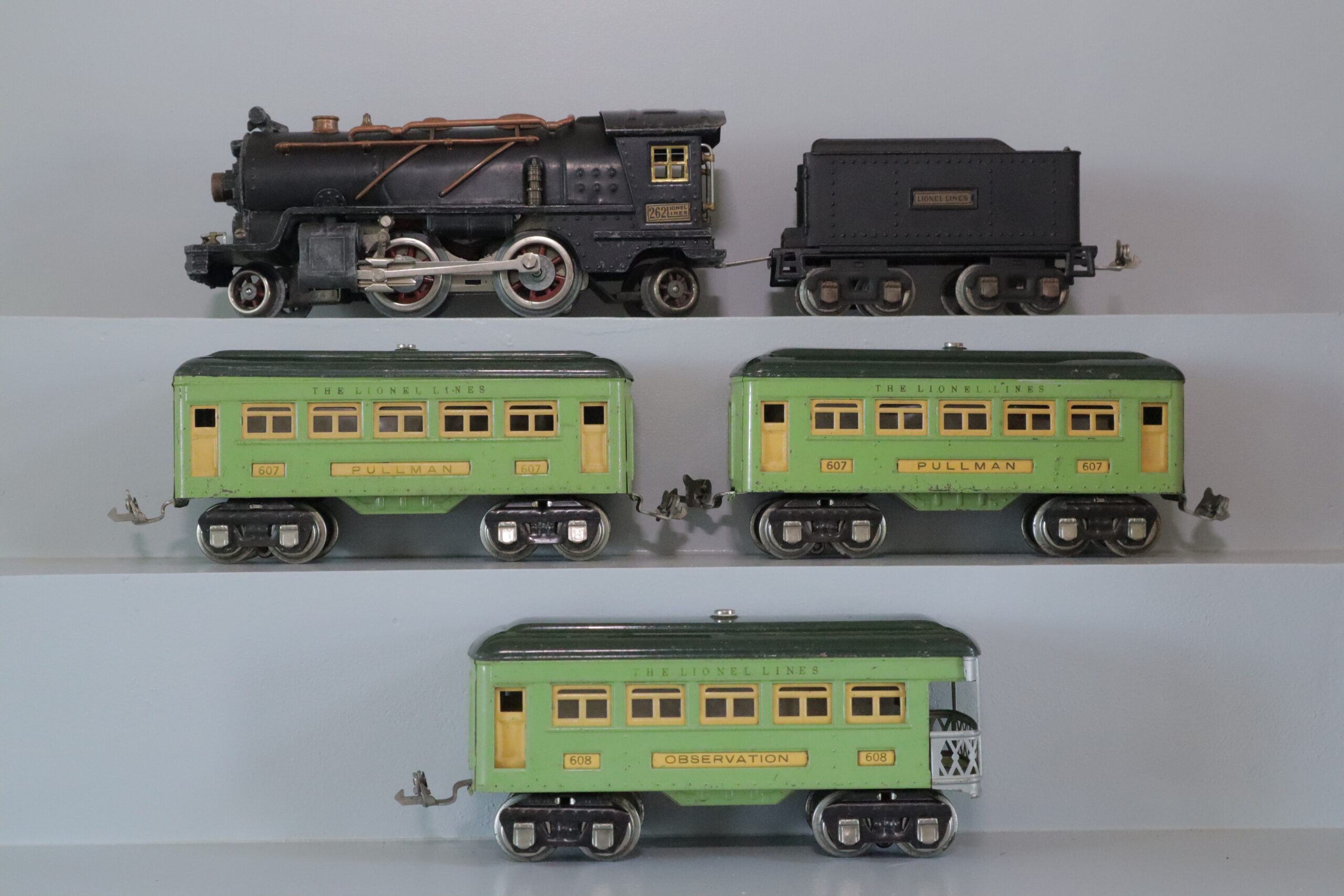 Lionel 262 Loco Set - SKU0304L - themodeltrainstore.com