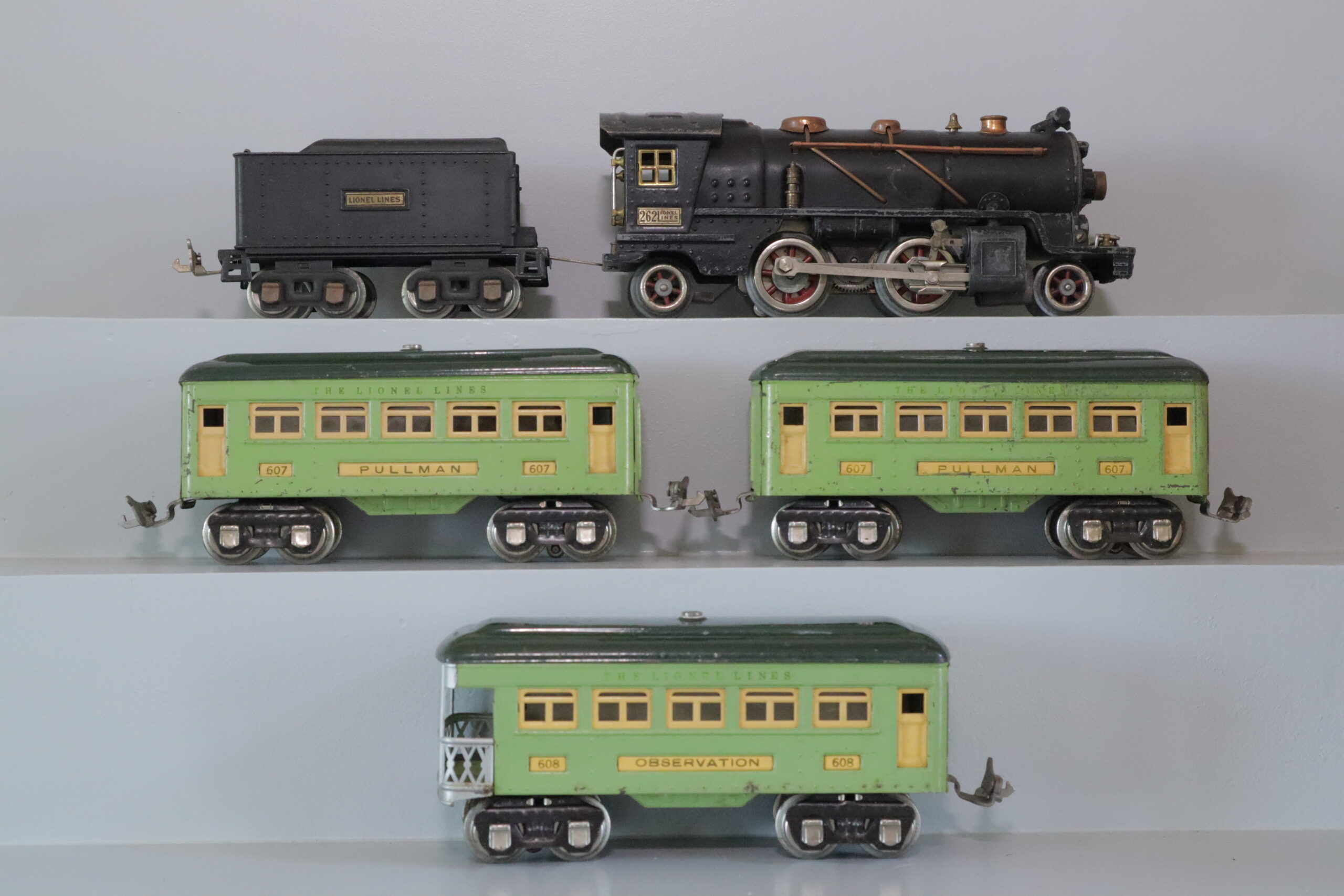 Lionel 262 Loco Set - SKU0304L - themodeltrainstore.com