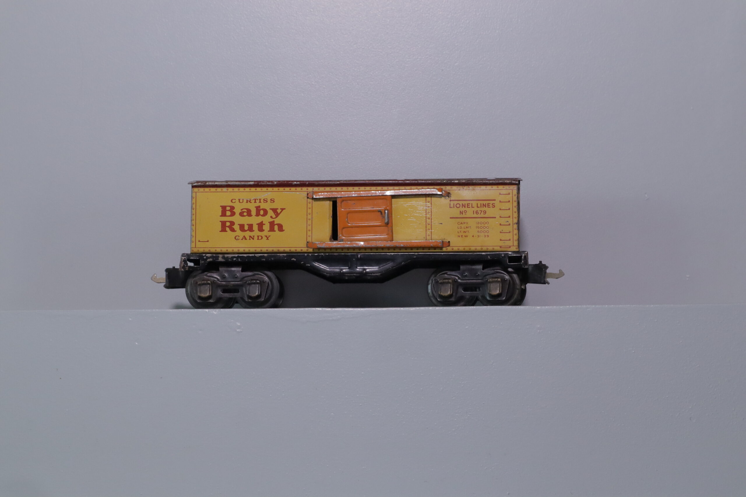 Lionel 1679 Box Car - SKU0502L - themodeltrainstore.com