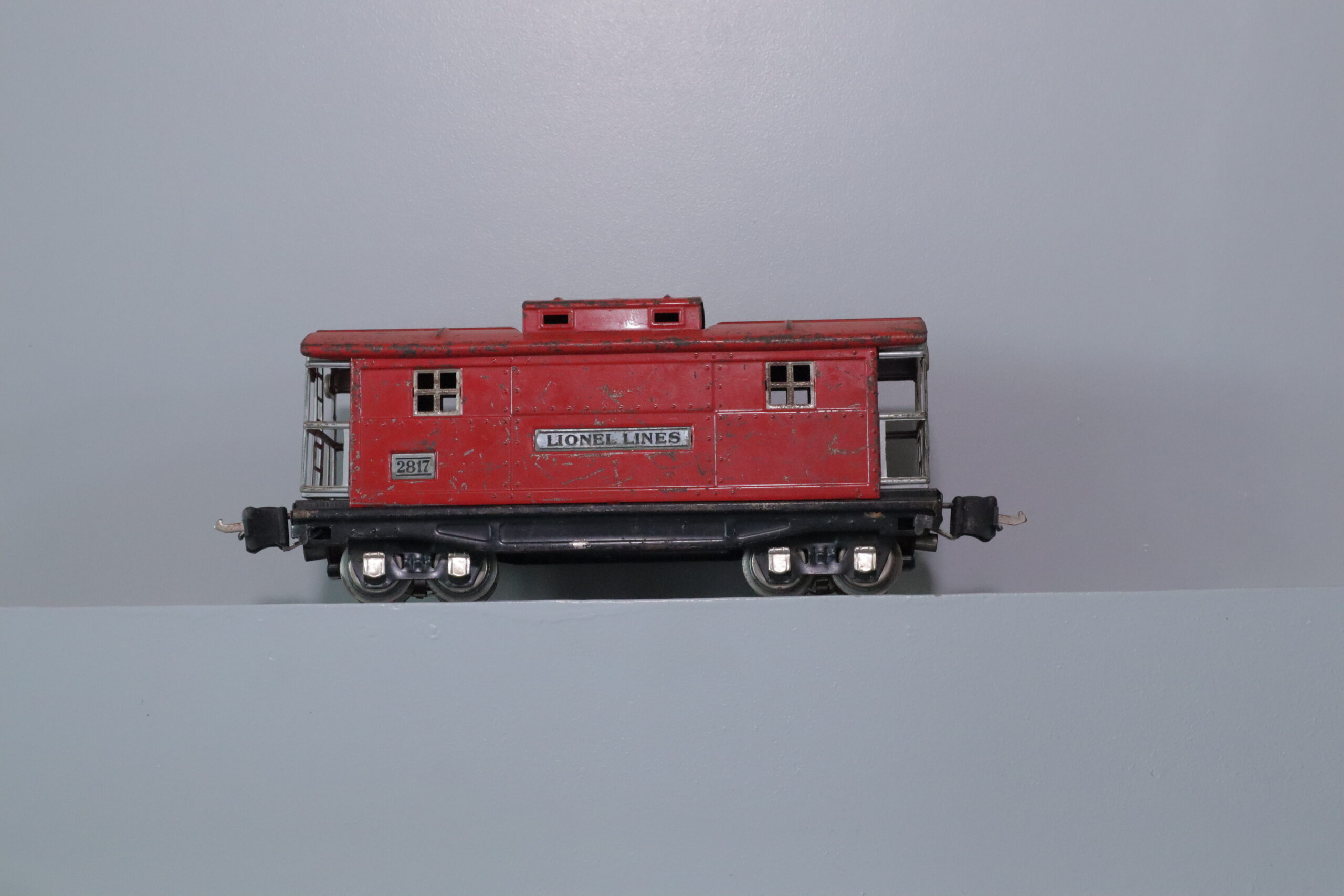 Lionel 2817 Lionel Lines Caboose - SKU0516L - themodeltrainstore.com