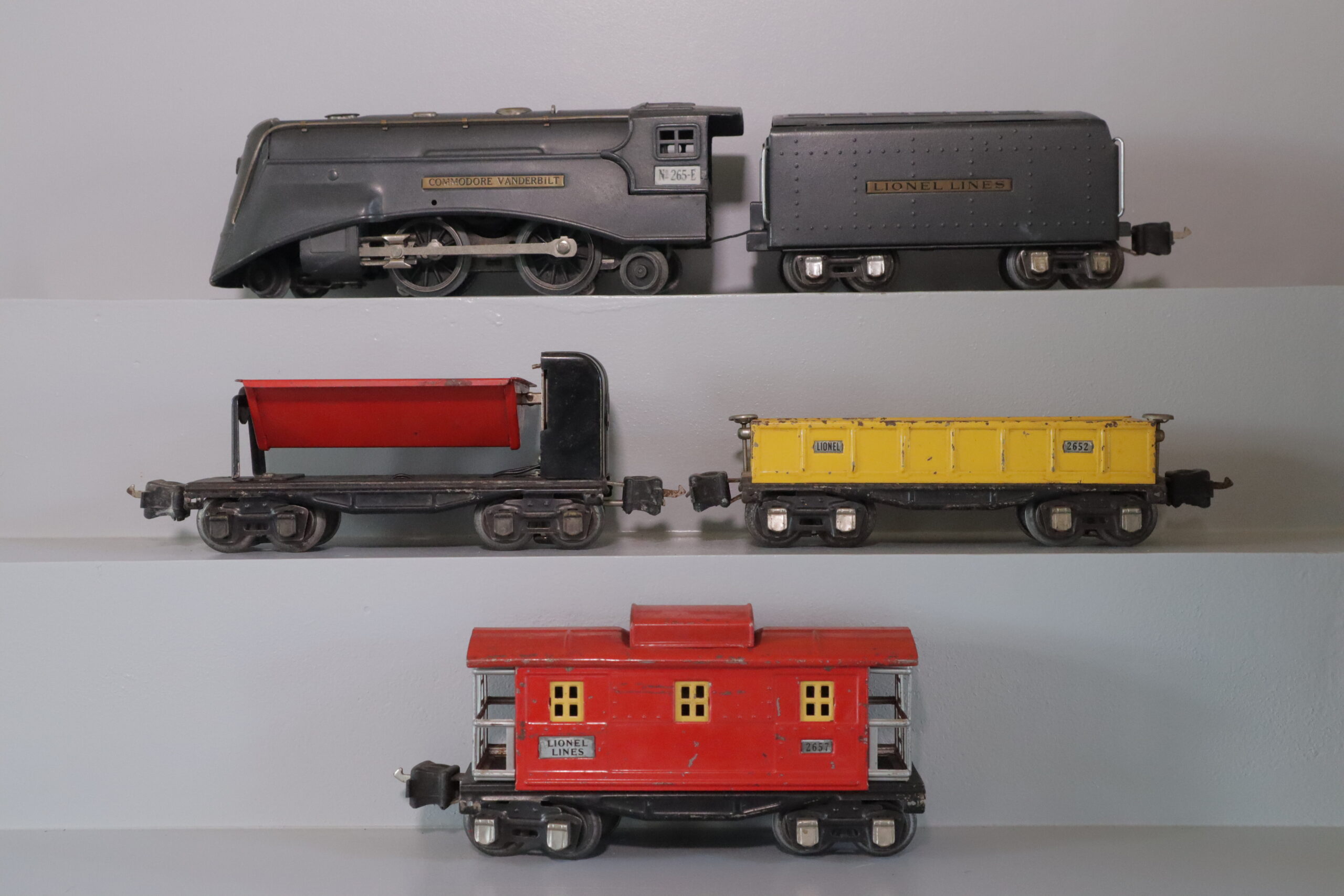 Lionel 265E Loco Set - SKU0601L - themodeltrainstore.com