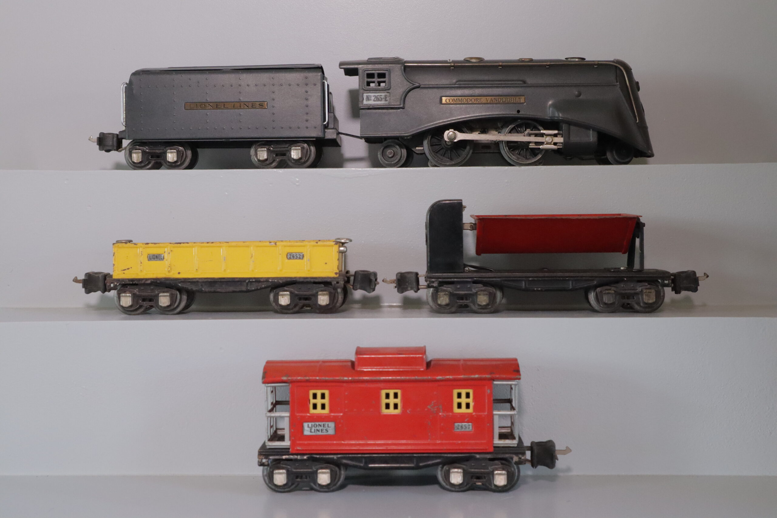 Lionel 265E Loco Set - SKU0601L - themodeltrainstore.com