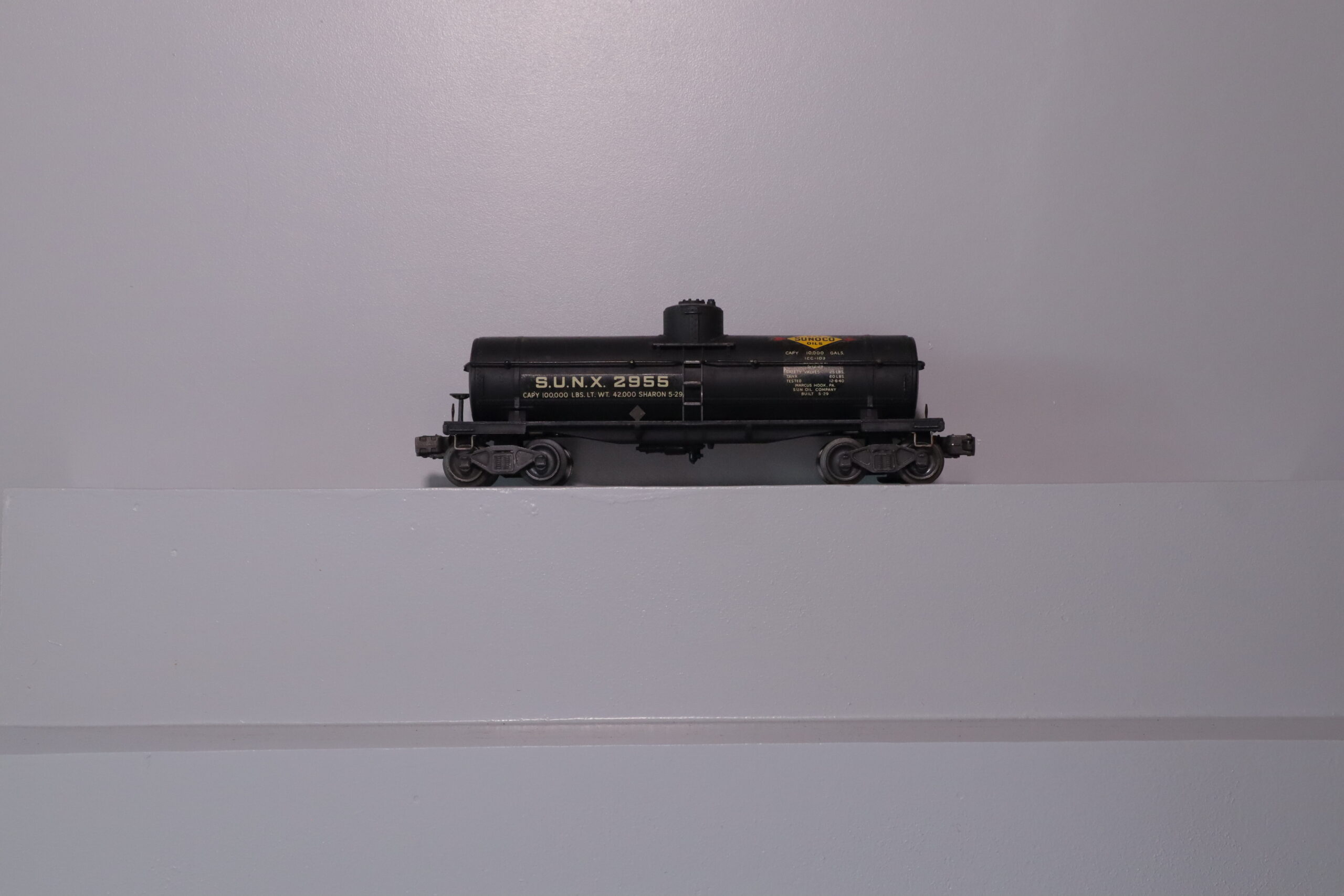 Lionel 2955 Sunoco Tank - SKU0704L - themodeltrainstore.com