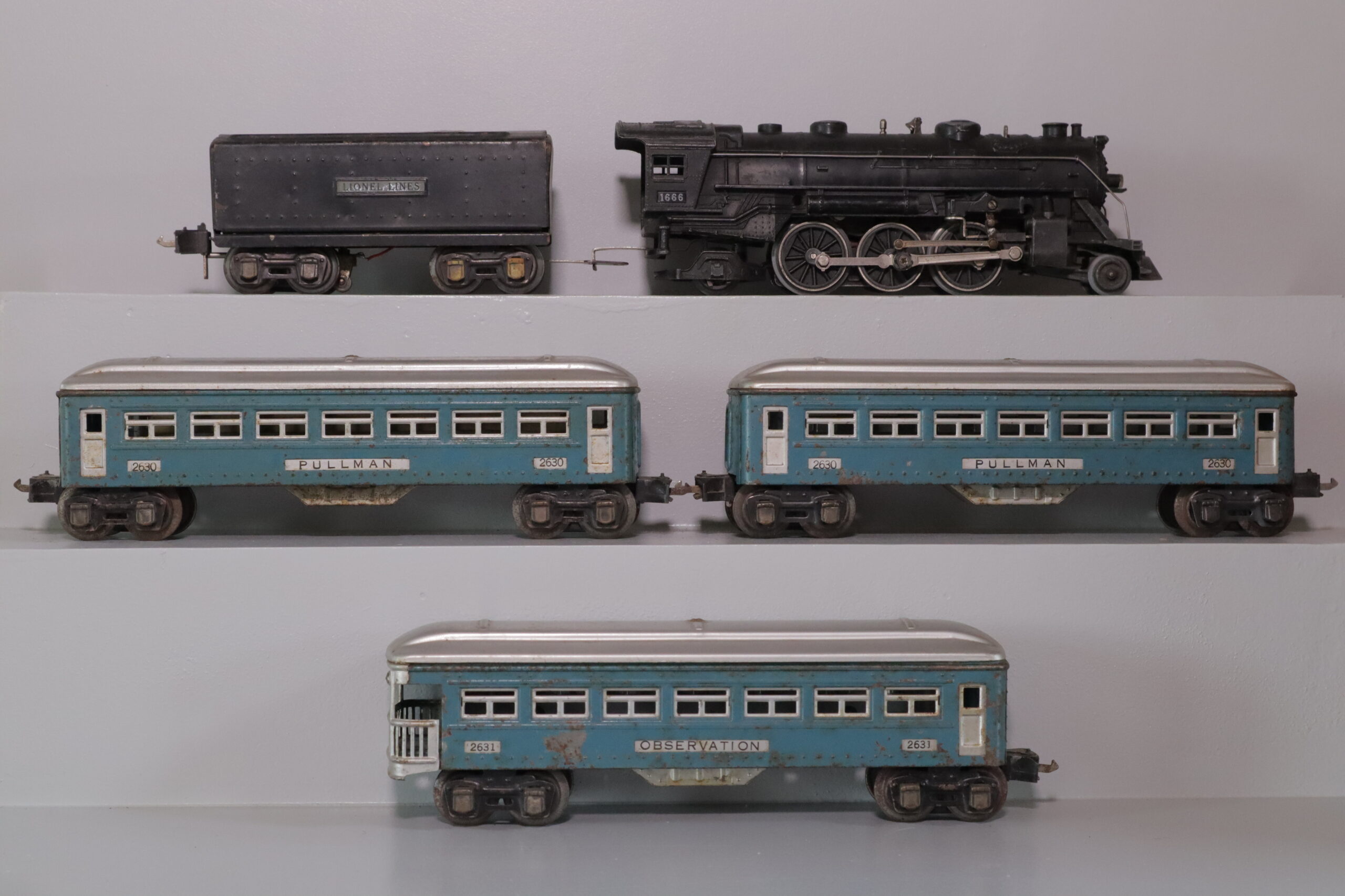 Lionel 1666 Pre-War Loco Set - SKU0801L - themodeltrainstore.com