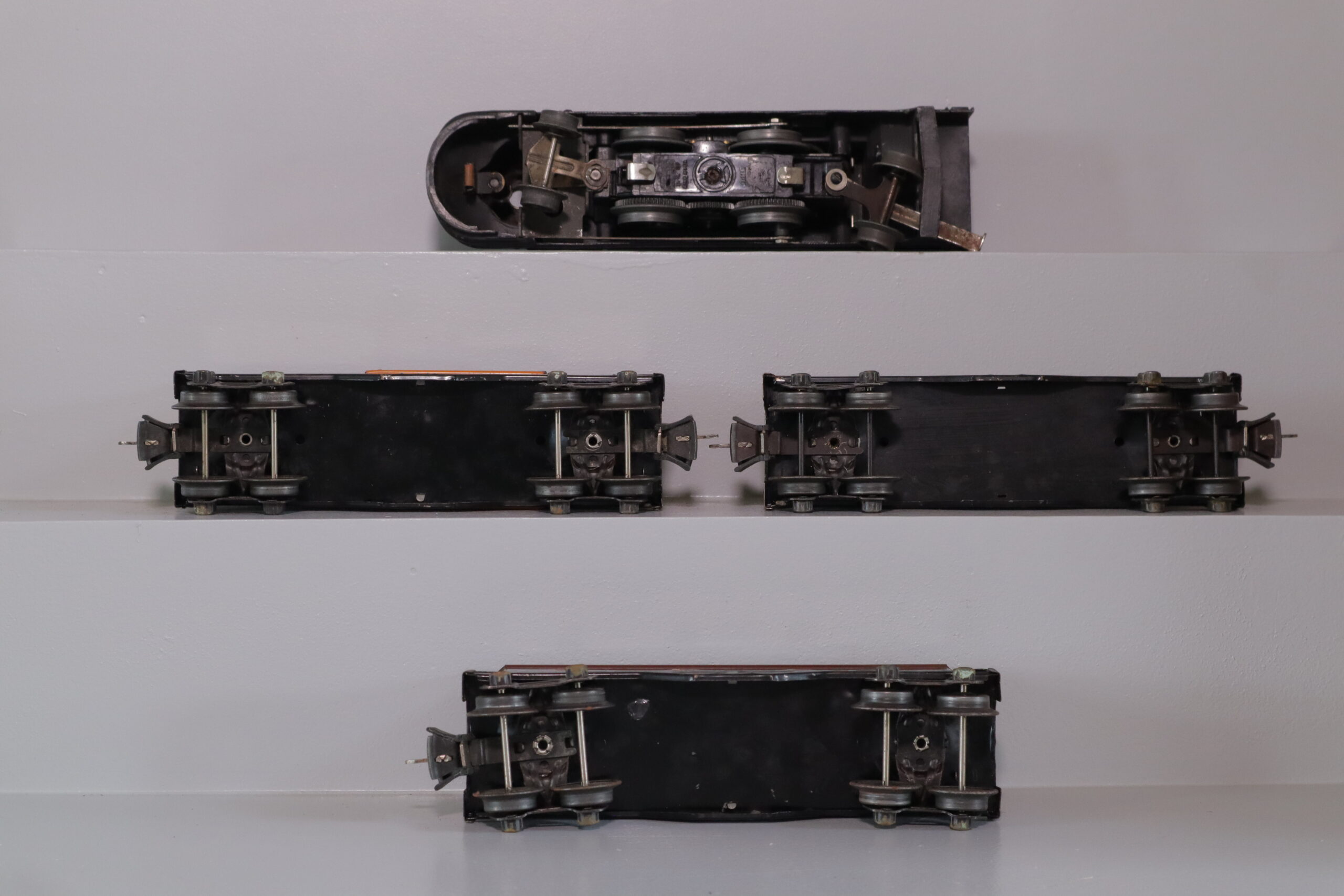 Lionel 1688 Loco Set - SKU0803L - themodeltrainstore.com