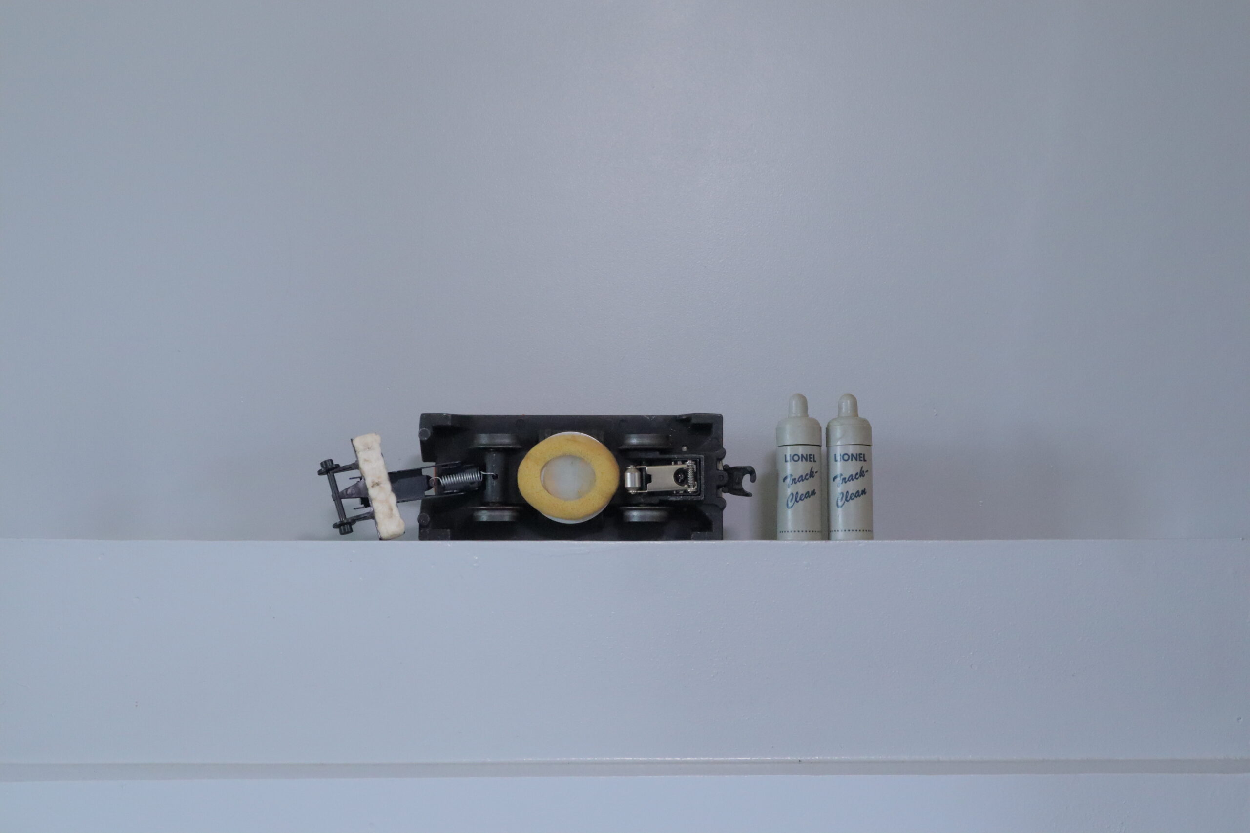 Lionel 3927 Track Cleaning Car - SKU1106L - themodeltrainstore.com