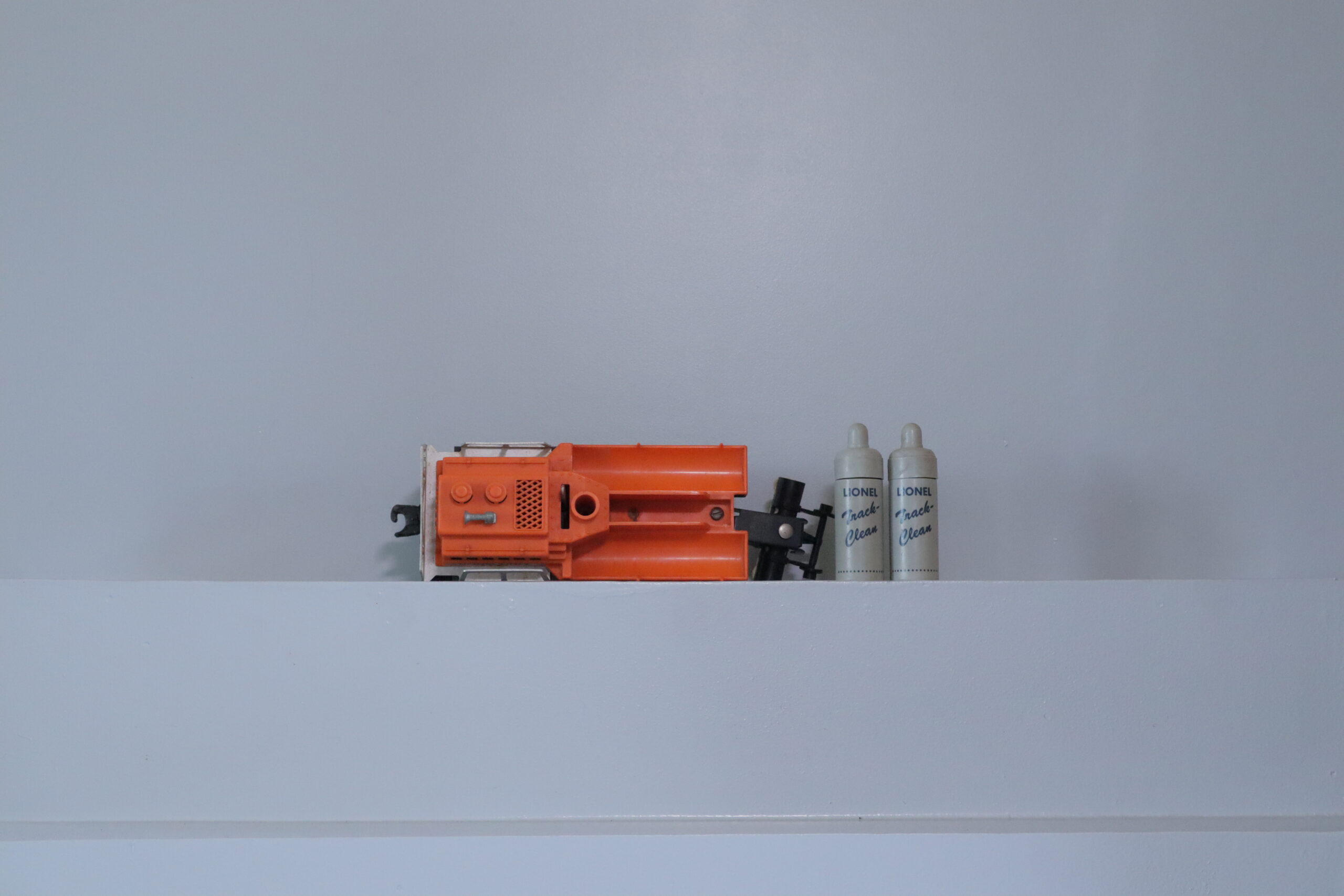 Lionel 3927 Track Cleaning Car - SKU1106L - themodeltrainstore.com