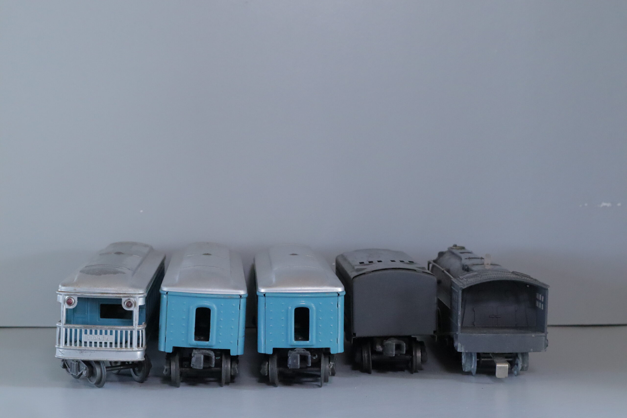 Lionel 221 Loco Set - SKU1301L - themodeltrainstore.com