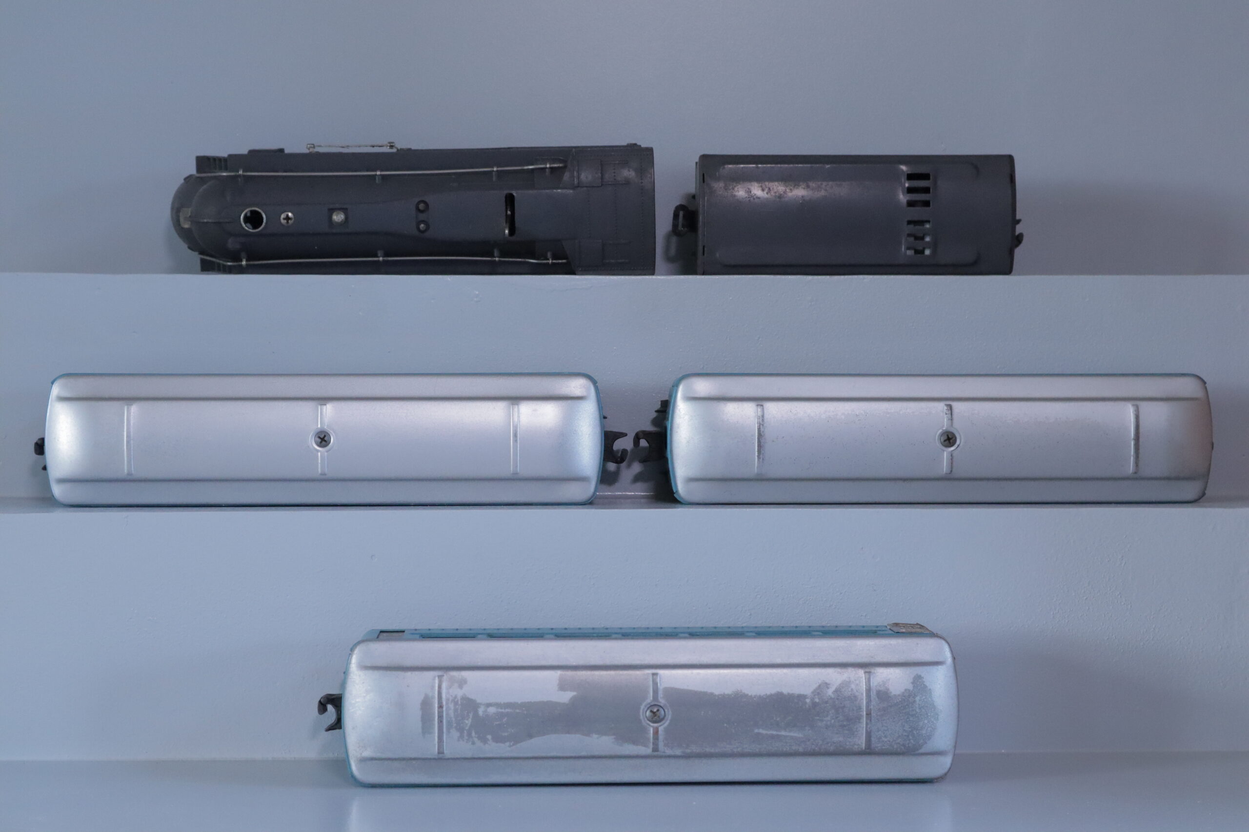 Lionel 221 Loco Set - SKU1301L - themodeltrainstore.com