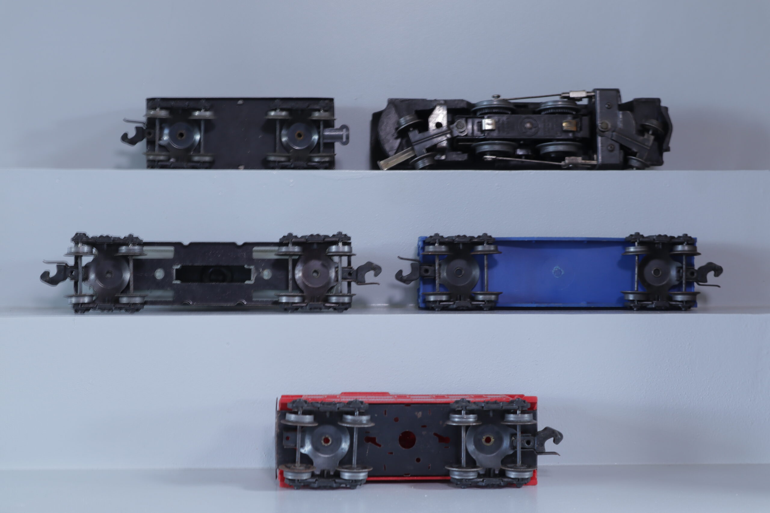 Lionel 1101 Loco Set - SKU1302L - themodeltrainstore.com