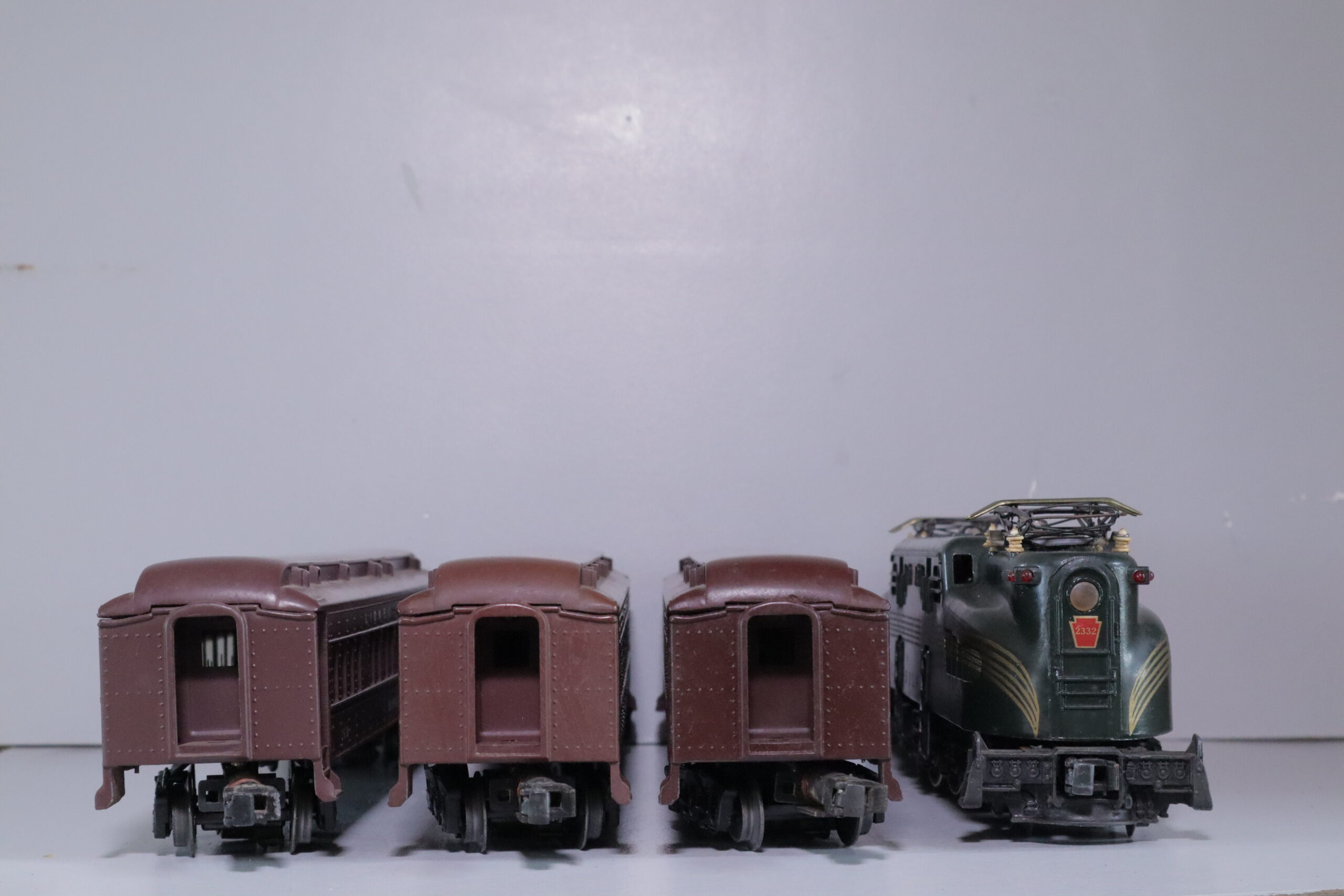 Lionel 2332 Loco Set - SKU1401L - themodeltrainstore.com