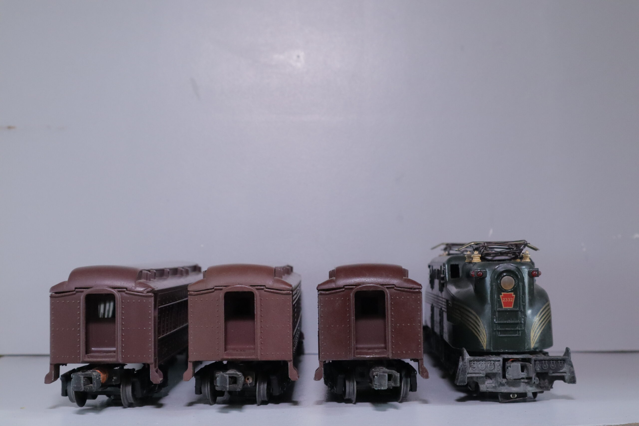 Lionel 2332 Loco Set - SKU1401L - themodeltrainstore.com