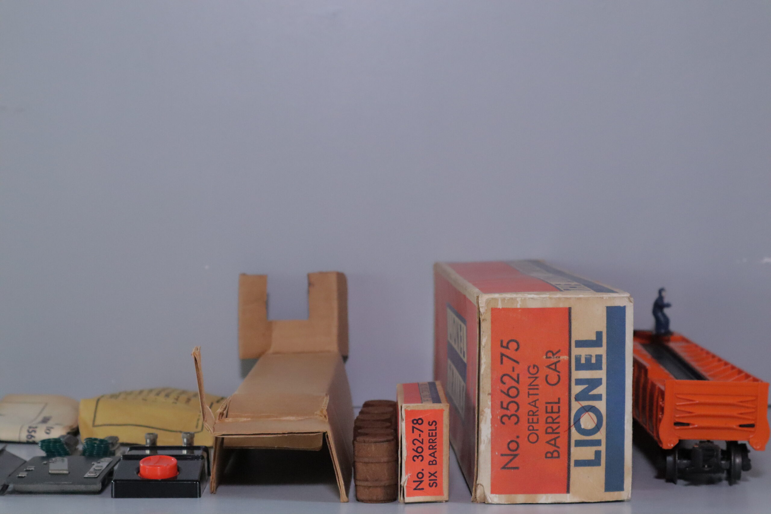 Lionel 3562-75 Operaing Barrel - SKU1501L - themodeltrainstore.com