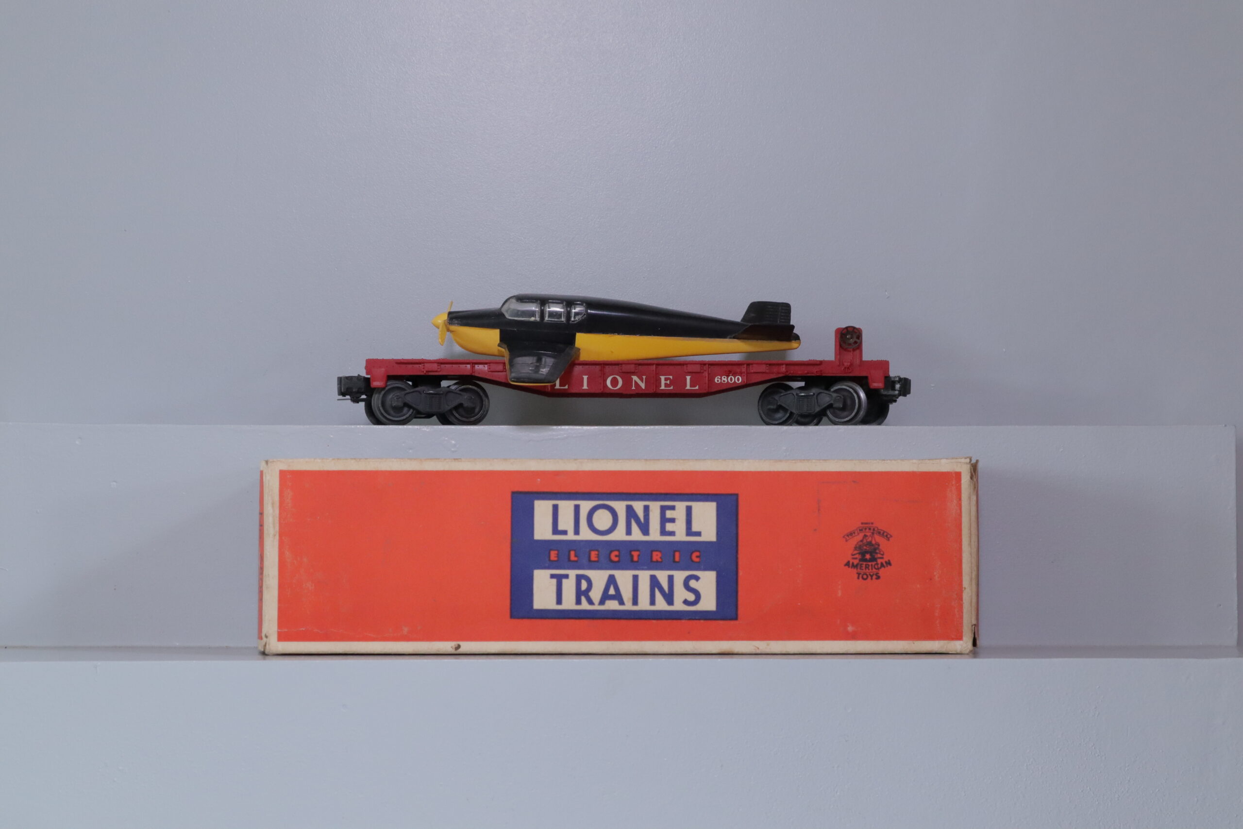 Lionel 6800 Plane Car - SKU1502L - themodeltrainstore.com