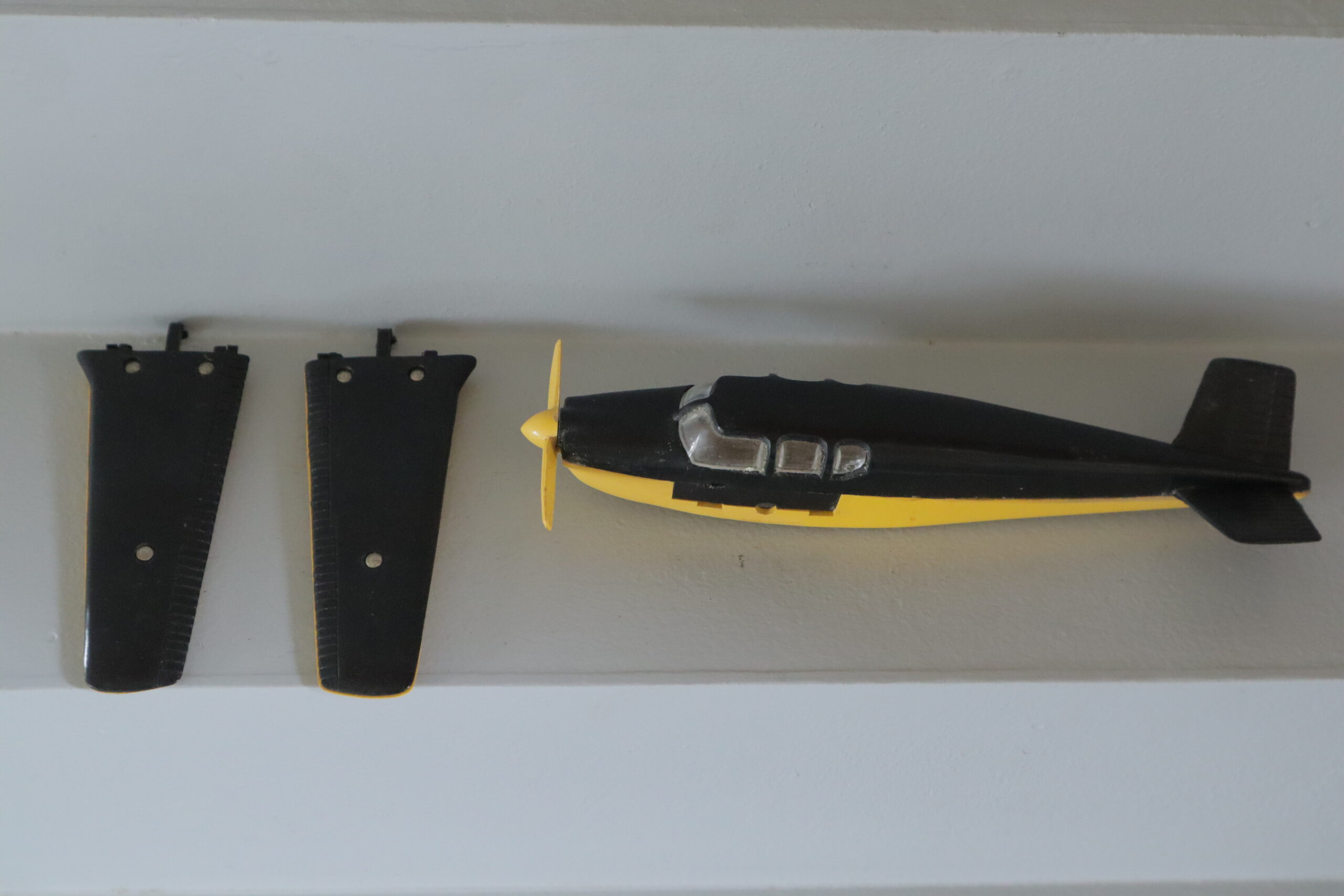 Lionel 6800 Plane Car - SKU1502L - themodeltrainstore.com