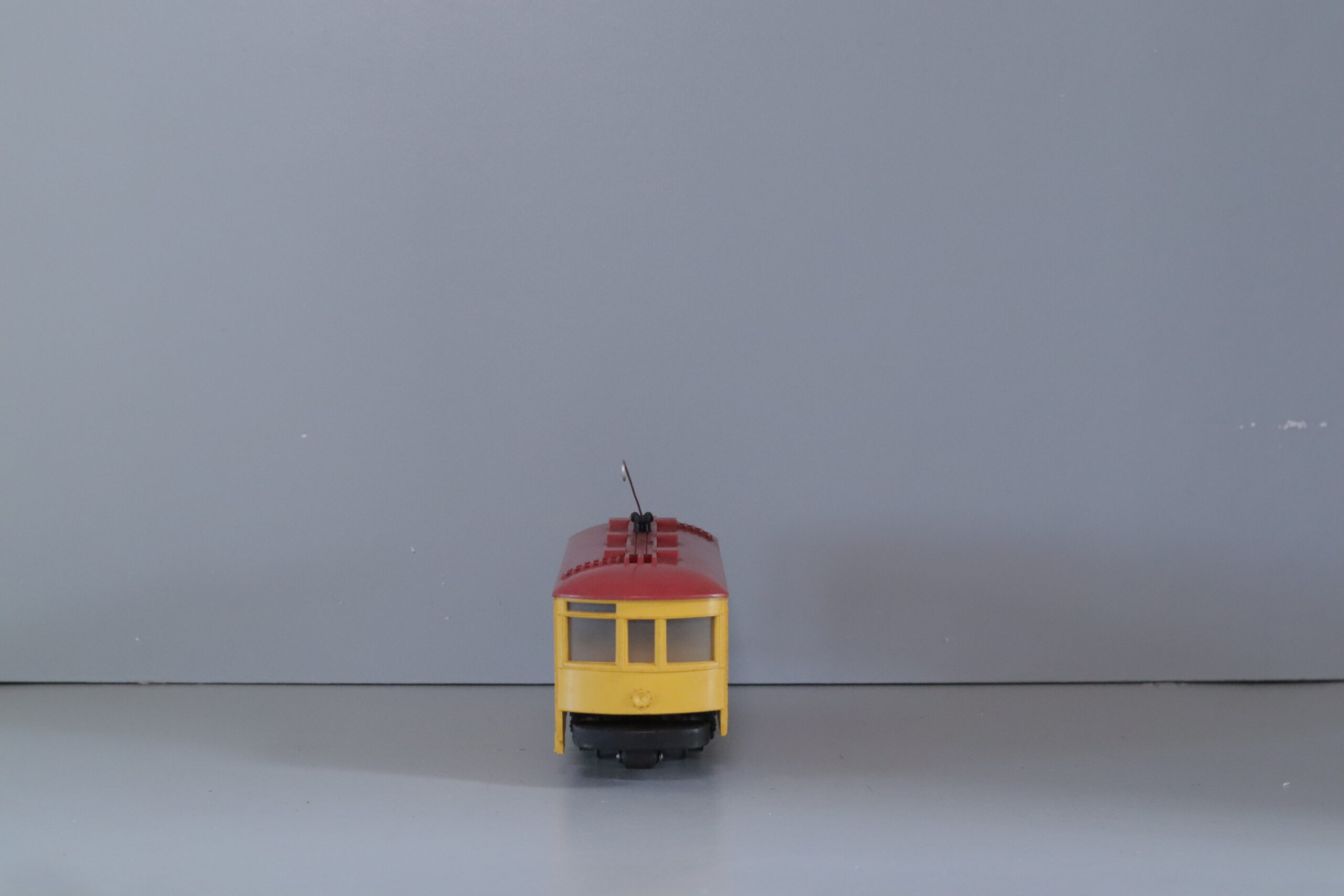 Lionel 60 Trolley - SKU2104L - themodeltrainstore.com