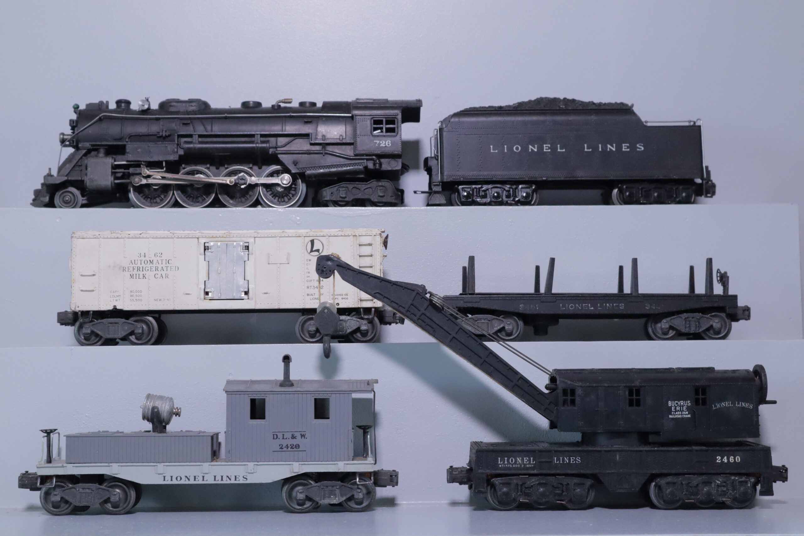Lionel 726 Loco Set - SKU2202L - themodeltrainstore.com