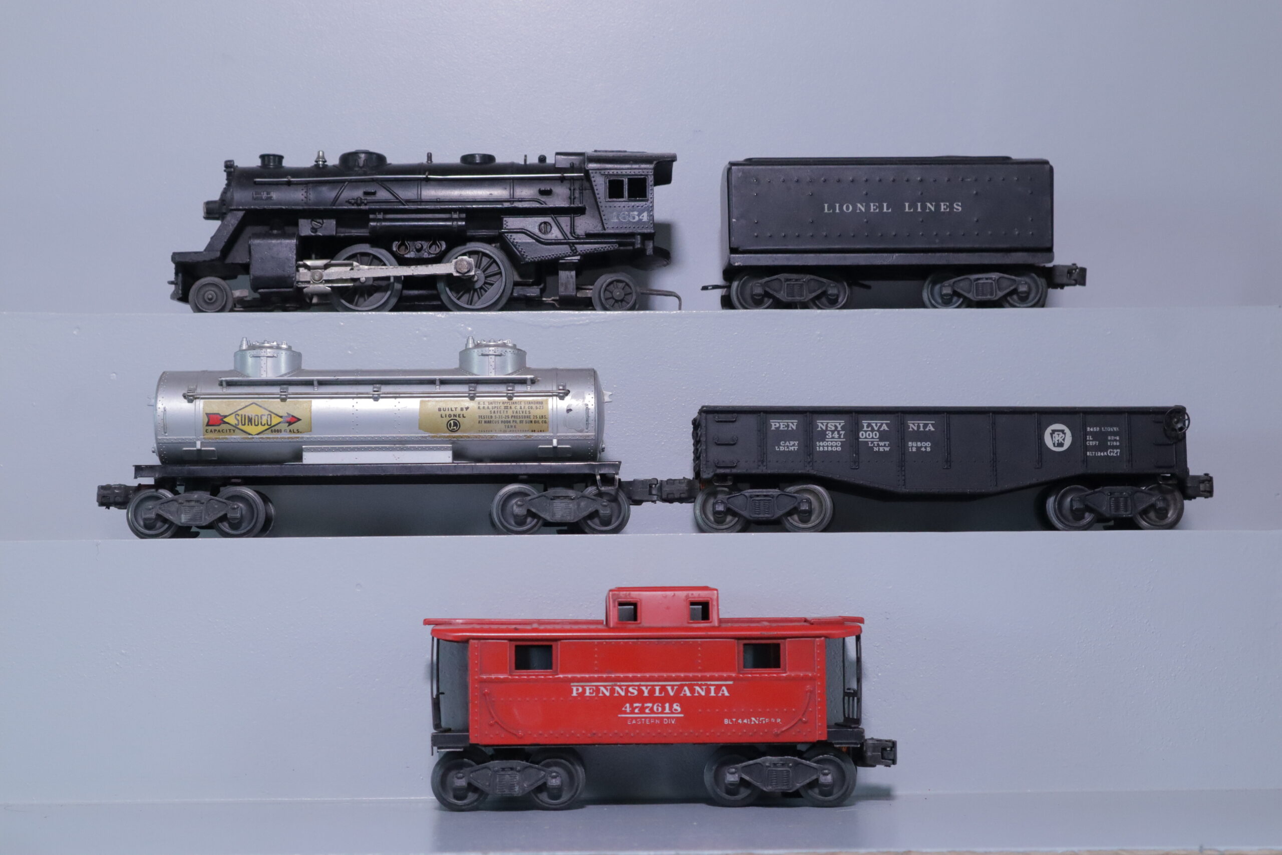 Lionel 1654 Loco Set - SKU2203L - themodeltrainstore.com
