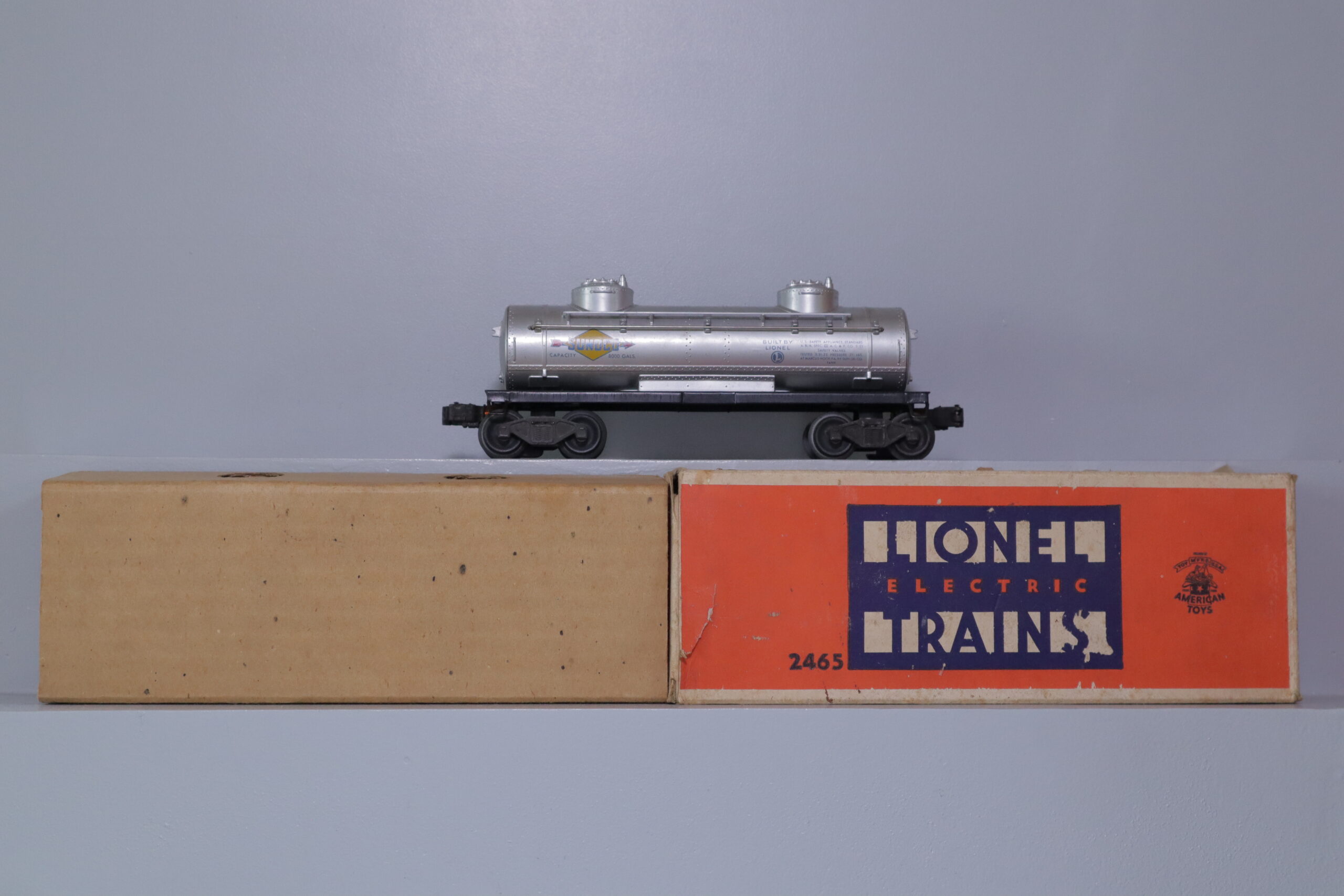 Lionel 2465 Sunoco Tank - SKU2401L - themodeltrainstore.com