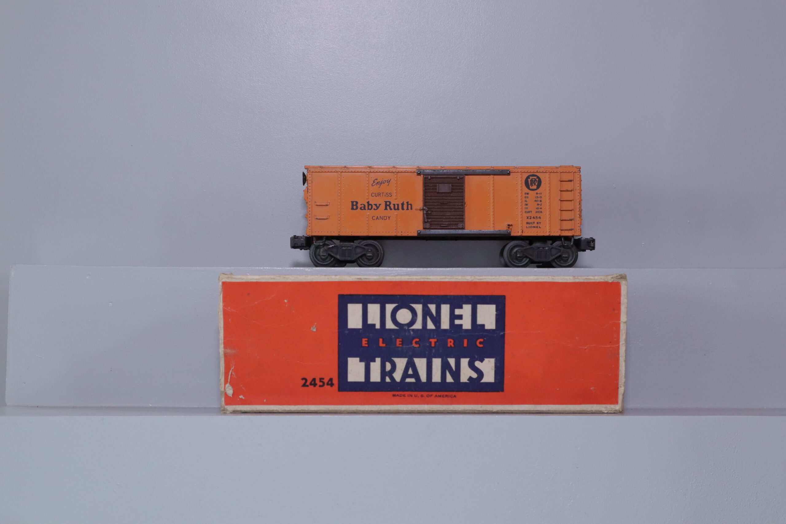 Lionel 2454X Box Car - SKU2404L - themodeltrainstore.com