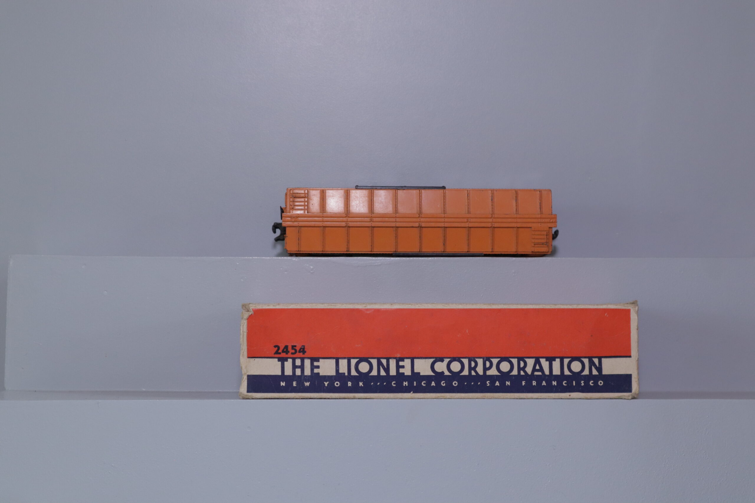 Lionel 2454X Box Car - SKU2404L - themodeltrainstore.com
