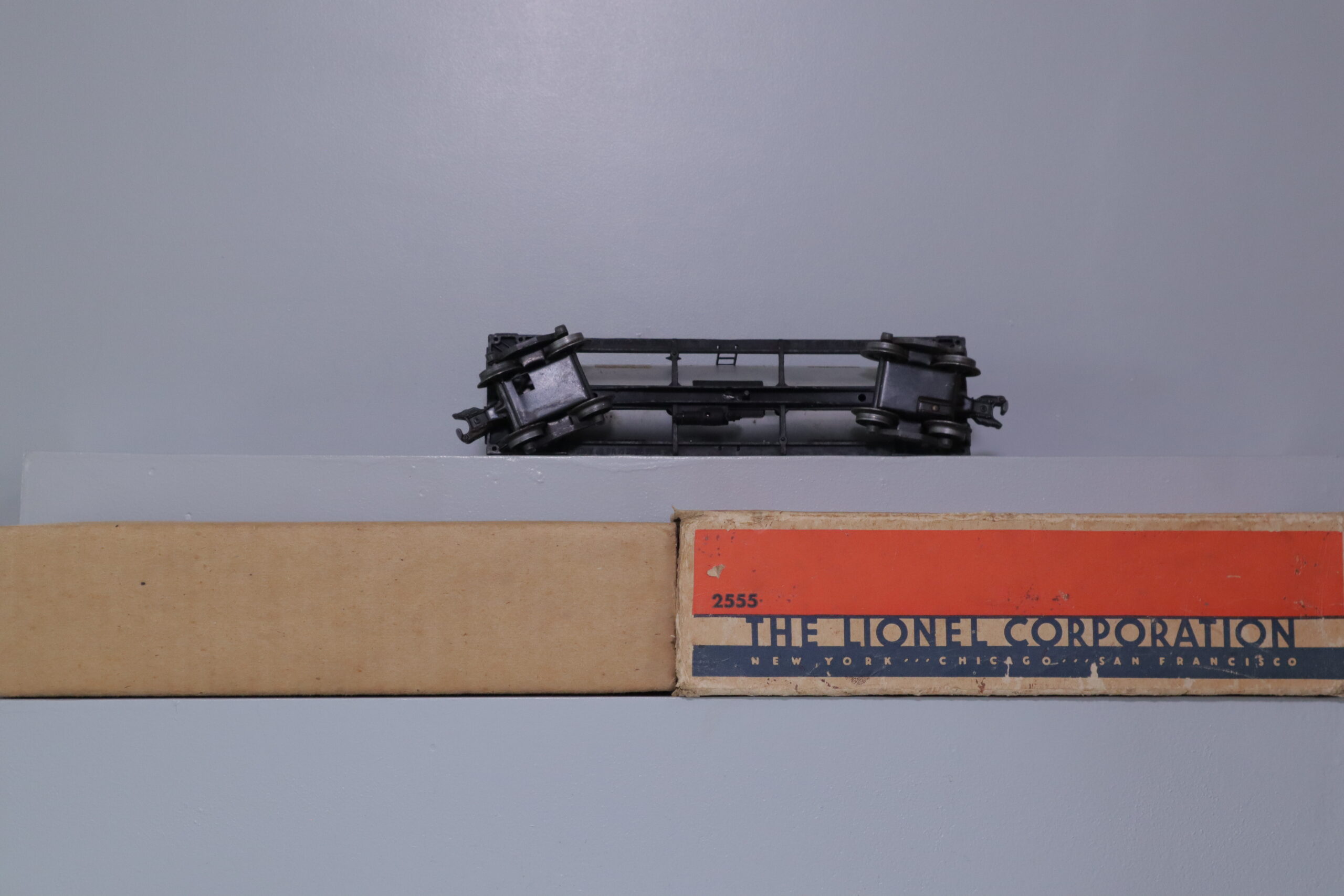 Lionel 2555 Sunoco Tank - SKU2406L - themodeltrainstore.com