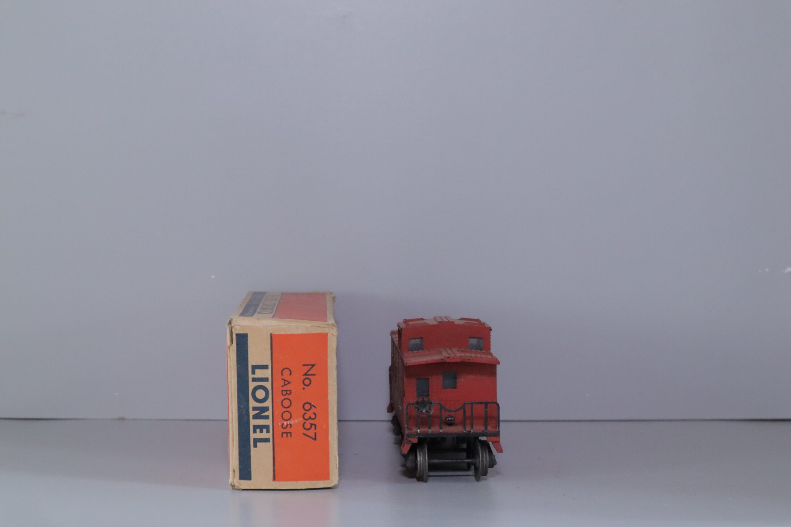 Lionel 6357 Caboose - SKU2412L - themodeltrainstore.com