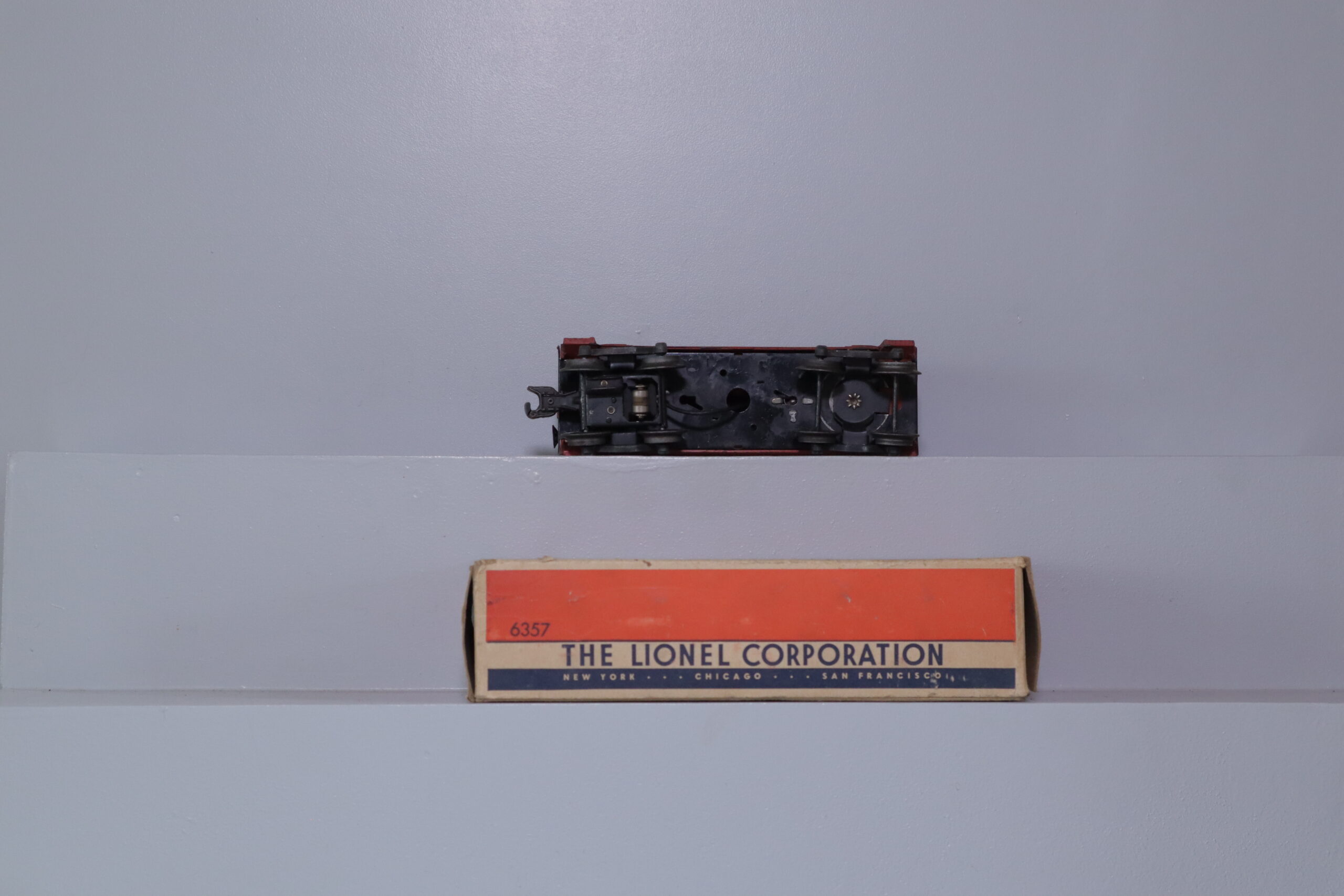 Lionel 6357 Caboose - SKU2412L - themodeltrainstore.com