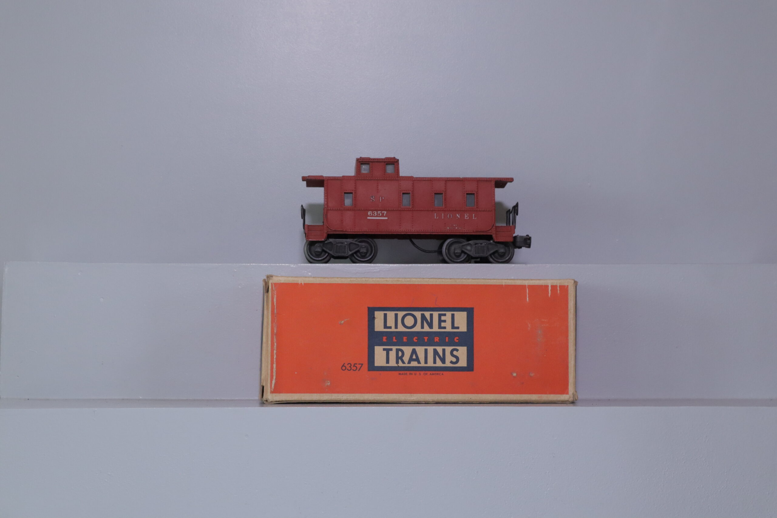 Lionel 6357 Caboose - SKU2412L - themodeltrainstore.com