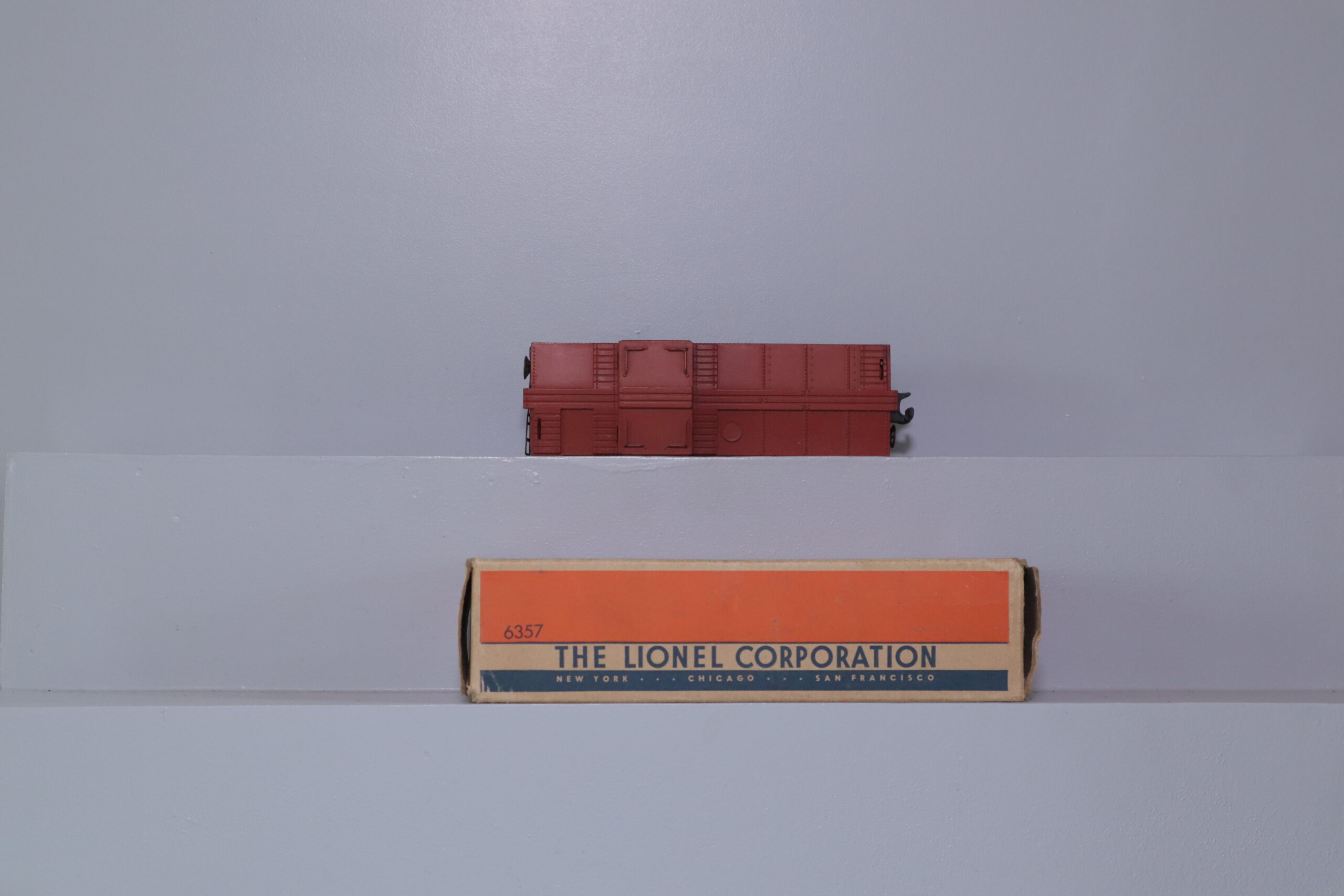 Lionel 6357 Caboose - SKU2412L - themodeltrainstore.com