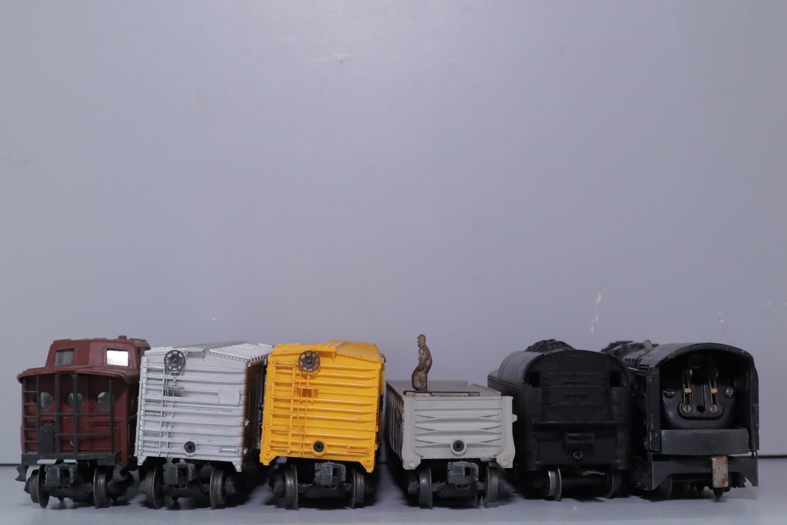 Lionel 682 Loco Set - SKU2503L - themodeltrainstore.com