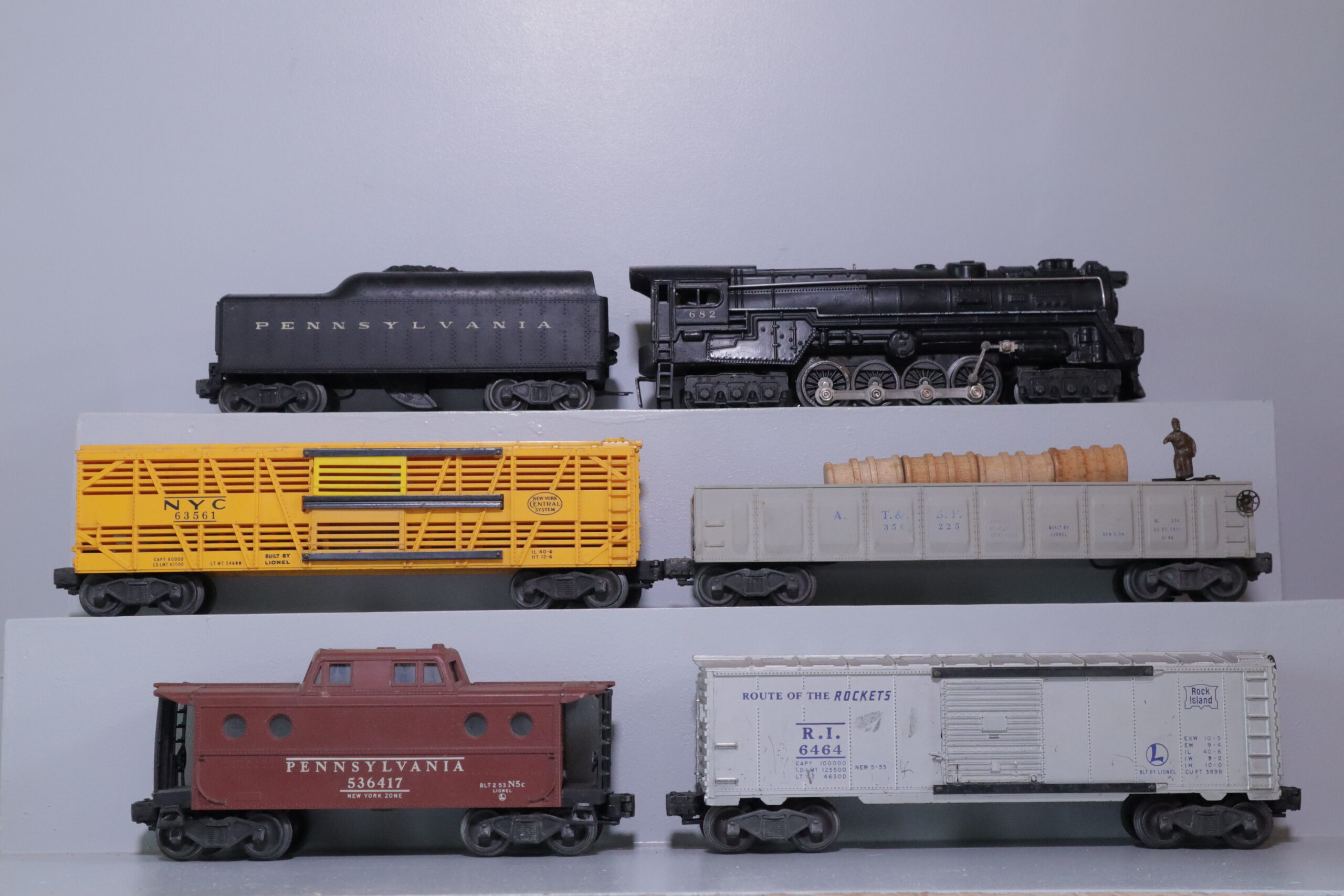 Lionel 682 Loco Set - SKU2503L - themodeltrainstore.com