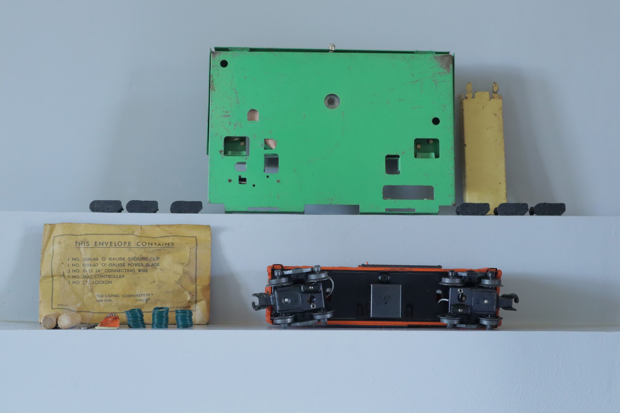 Lionel 3656 Operating Cattle Car - SKU2601L - themodeltrainstore.com