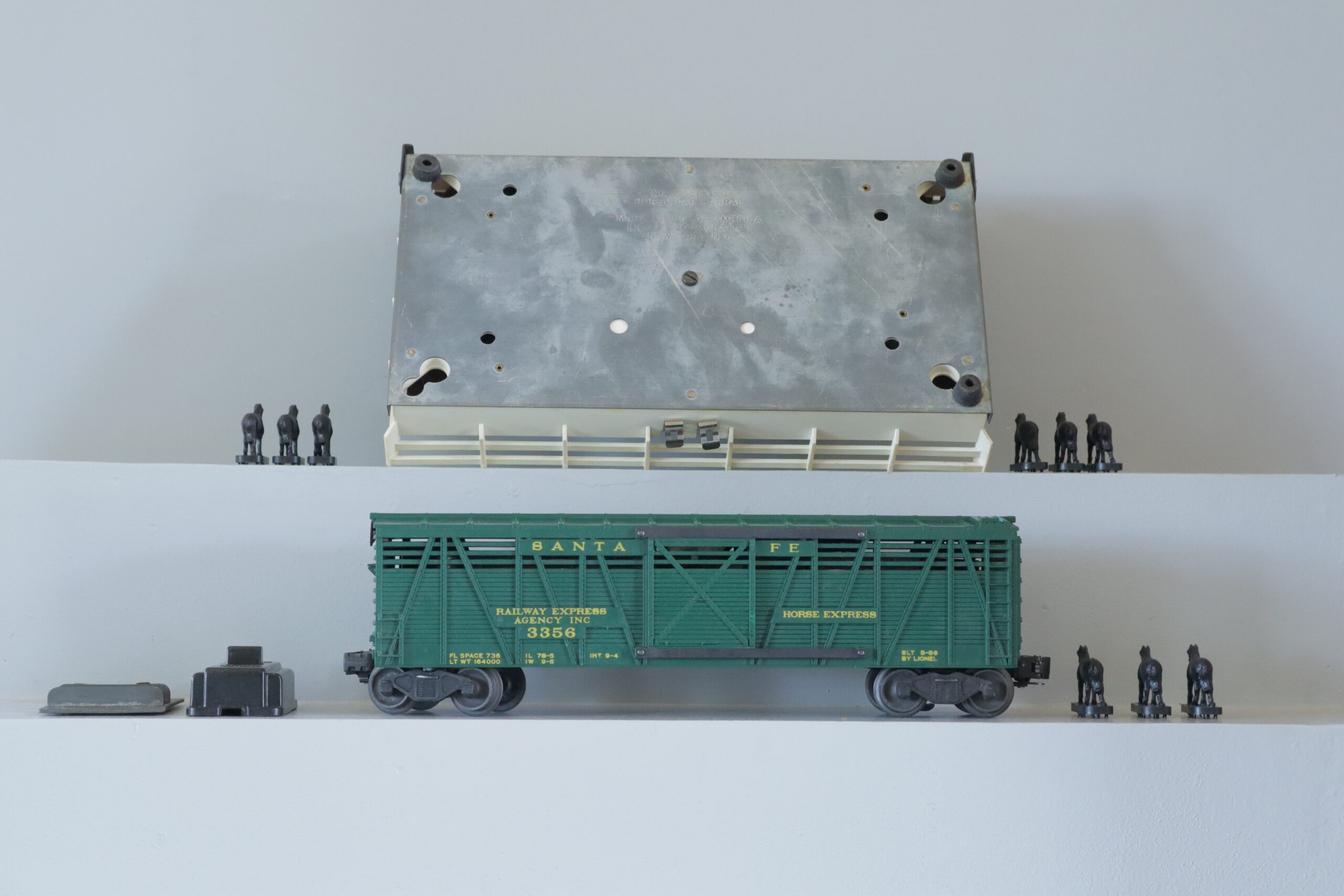 Lionel 3356 Operating Horse Car Corral - SKU2605L - themodeltrainstore.com