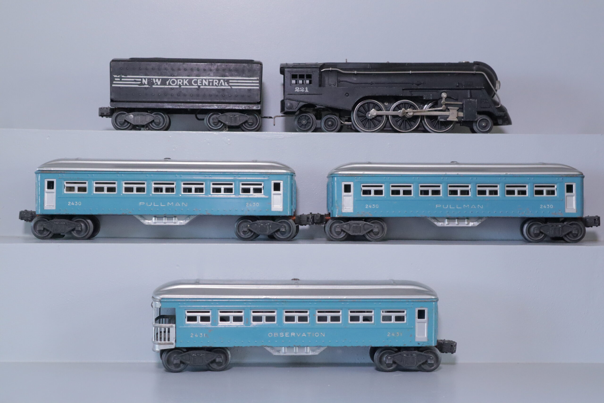 Lionel 221 Loco Set - SKU3501L - themodeltrainstore.com