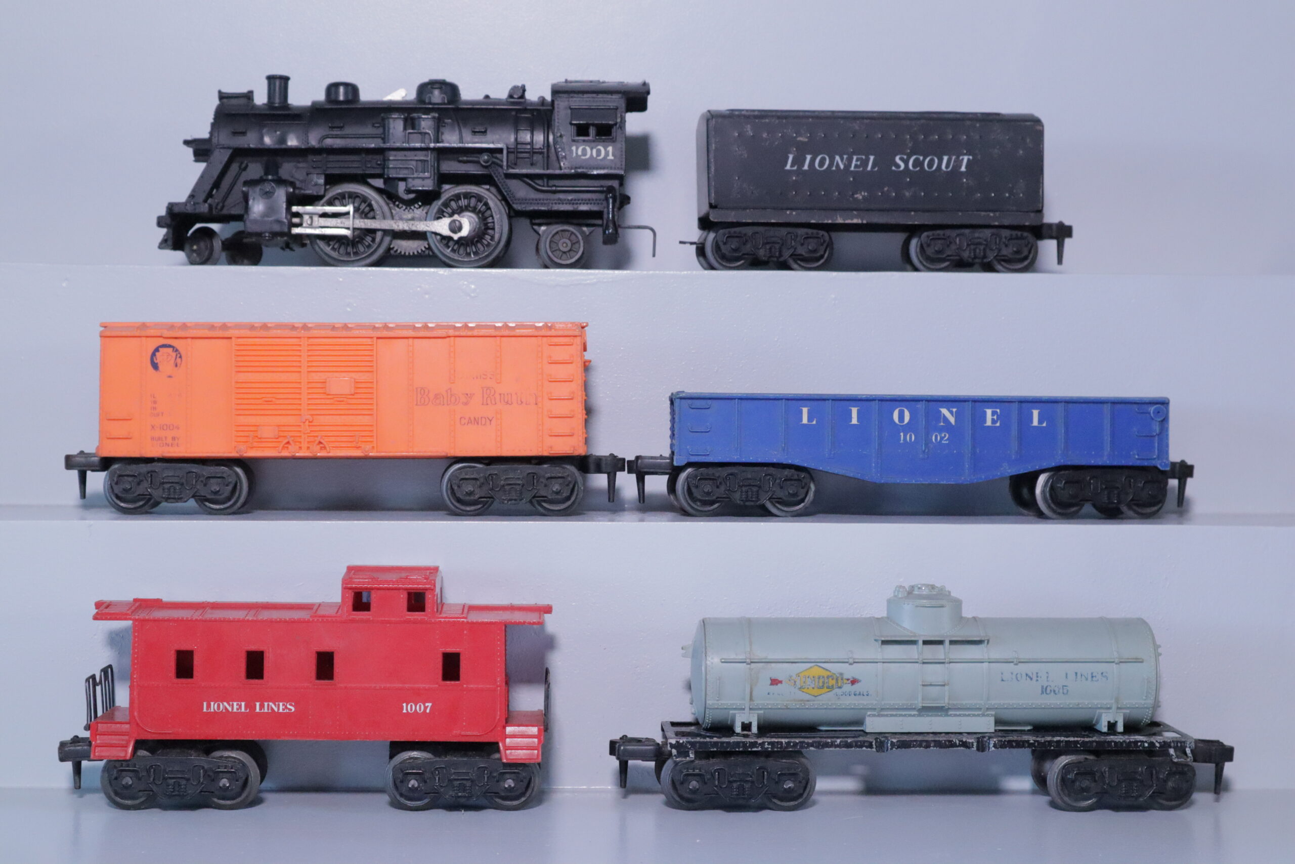 Lionel 1001 Loco Set - SKU3502L - themodeltrainstore.com