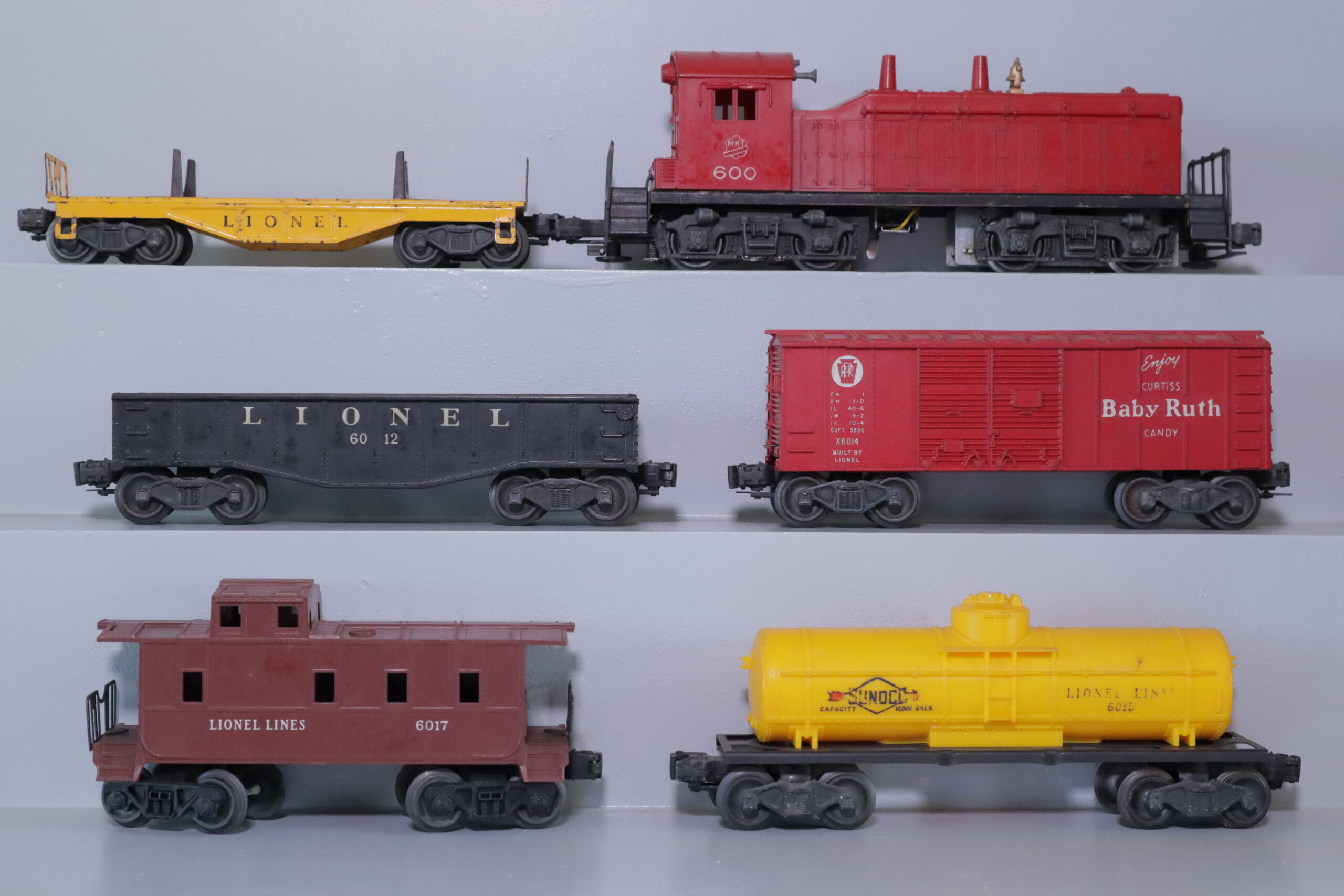 Lionel 600 Diesel Set - SKU3503L - themodeltrainstore.com