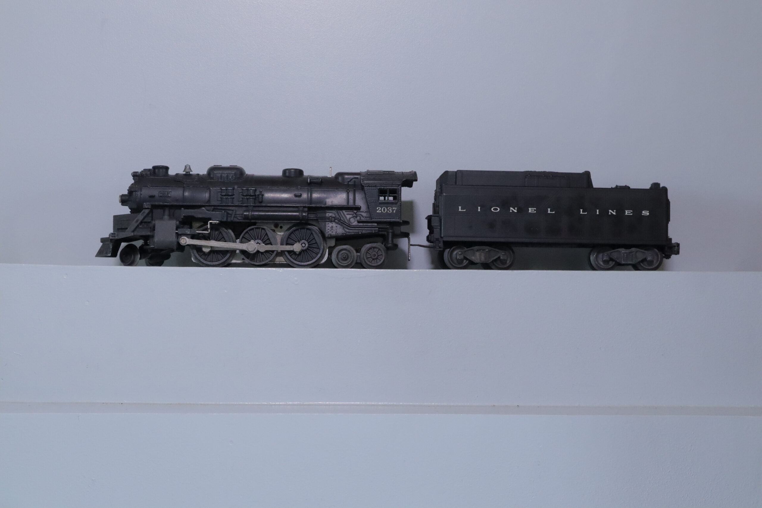 Lionel 2037 Loco - SKU4103L - themodeltrainstore.com