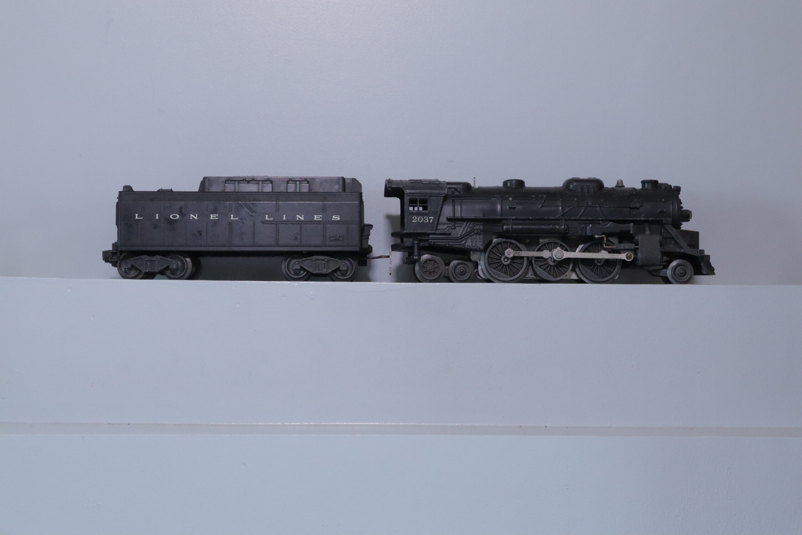 Lionel 2037 Loco - SKU4103L - themodeltrainstore.com