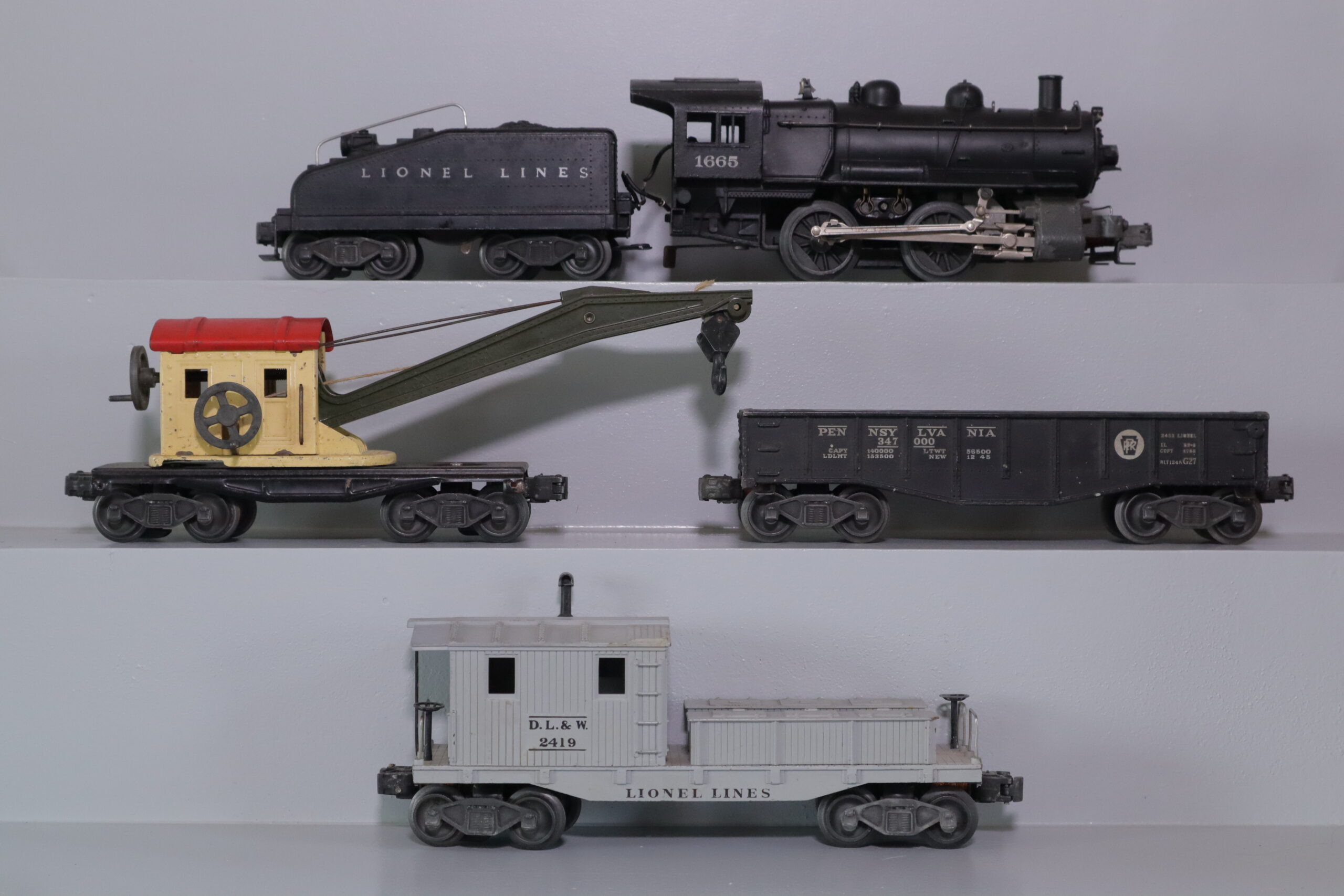 Lionel 1665 Loco Set - SKU4203L - themodeltrainstore.com