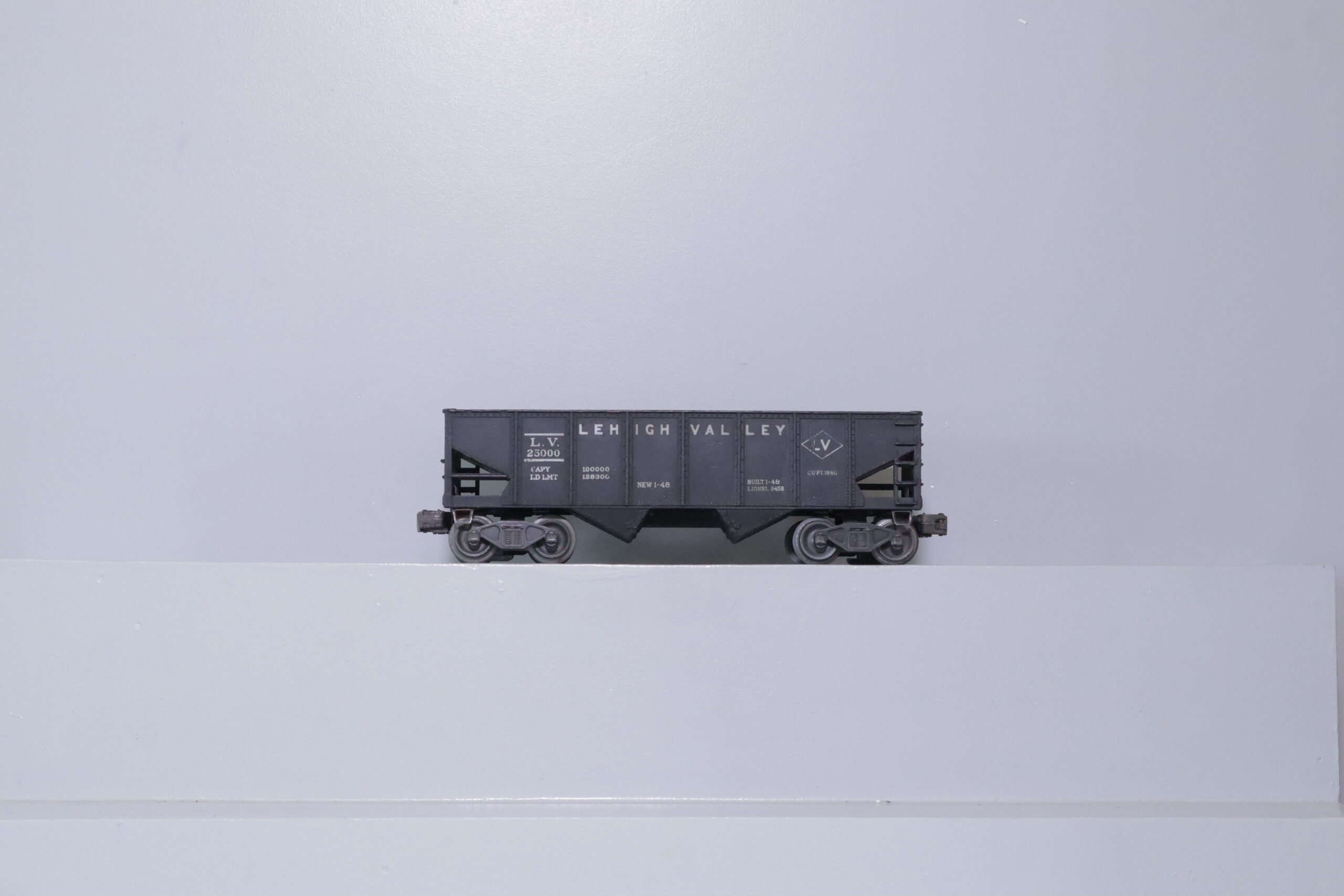 Lionel 2456 Hopper - SKU4707L - themodeltrainstore.com