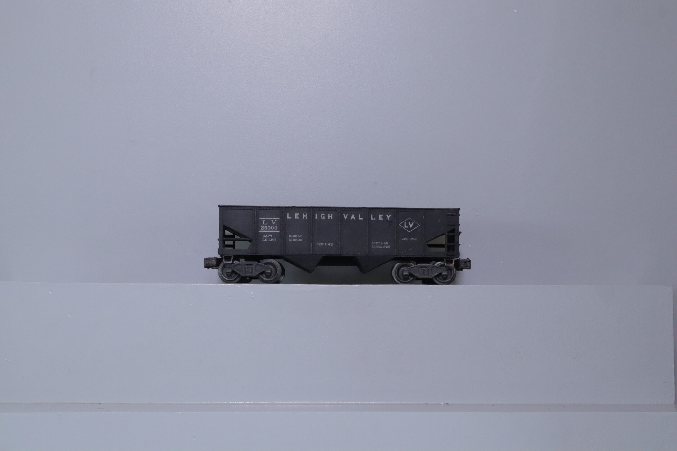 Lionel 2456 Hopper - SKU4707L - themodeltrainstore.com