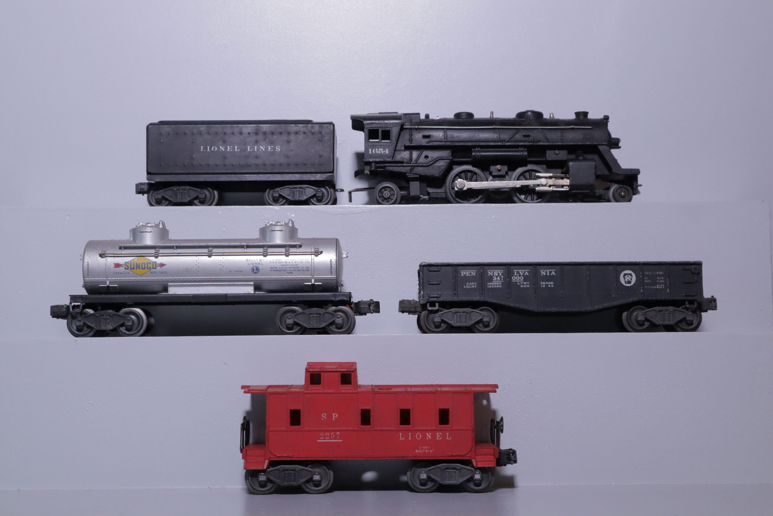 Lionel 1654 Loco Set - SKU4801L - themodeltrainstore.com