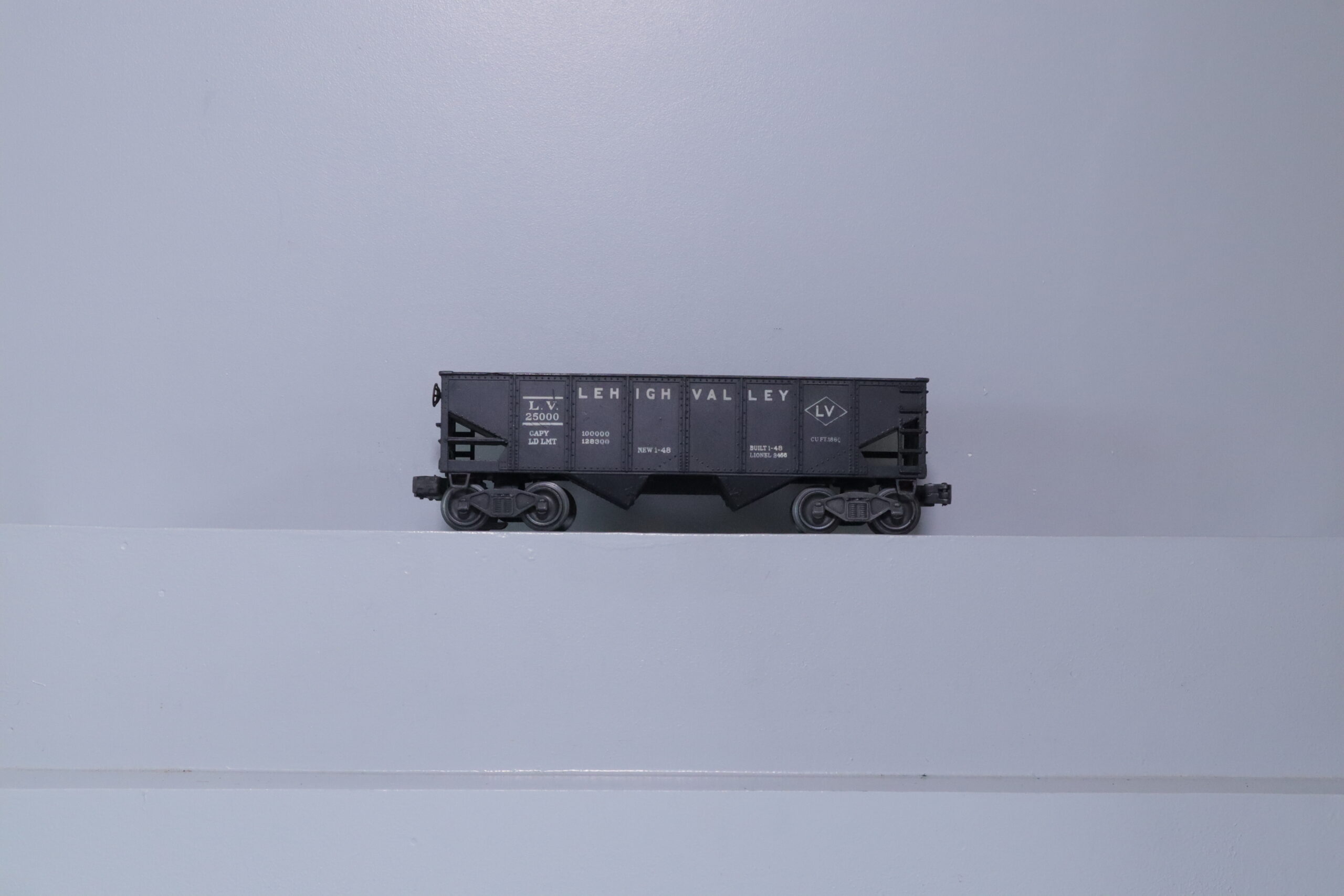 Lionel 2456 Hopper - SKU5313L - themodeltrainstore.com