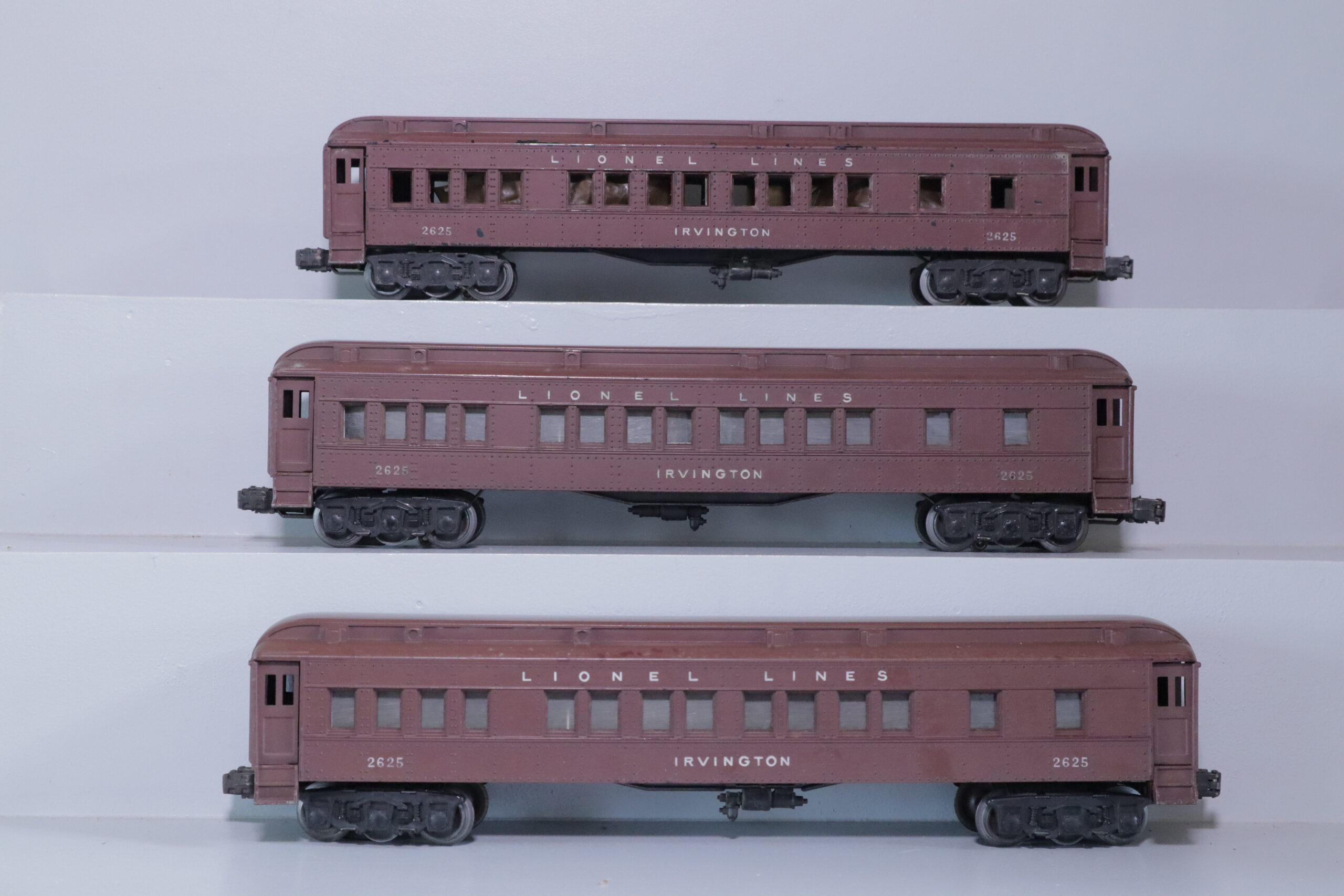 Lionel 2625 Irvington Passenger Set - SKU5317L - themodeltrainstore.com