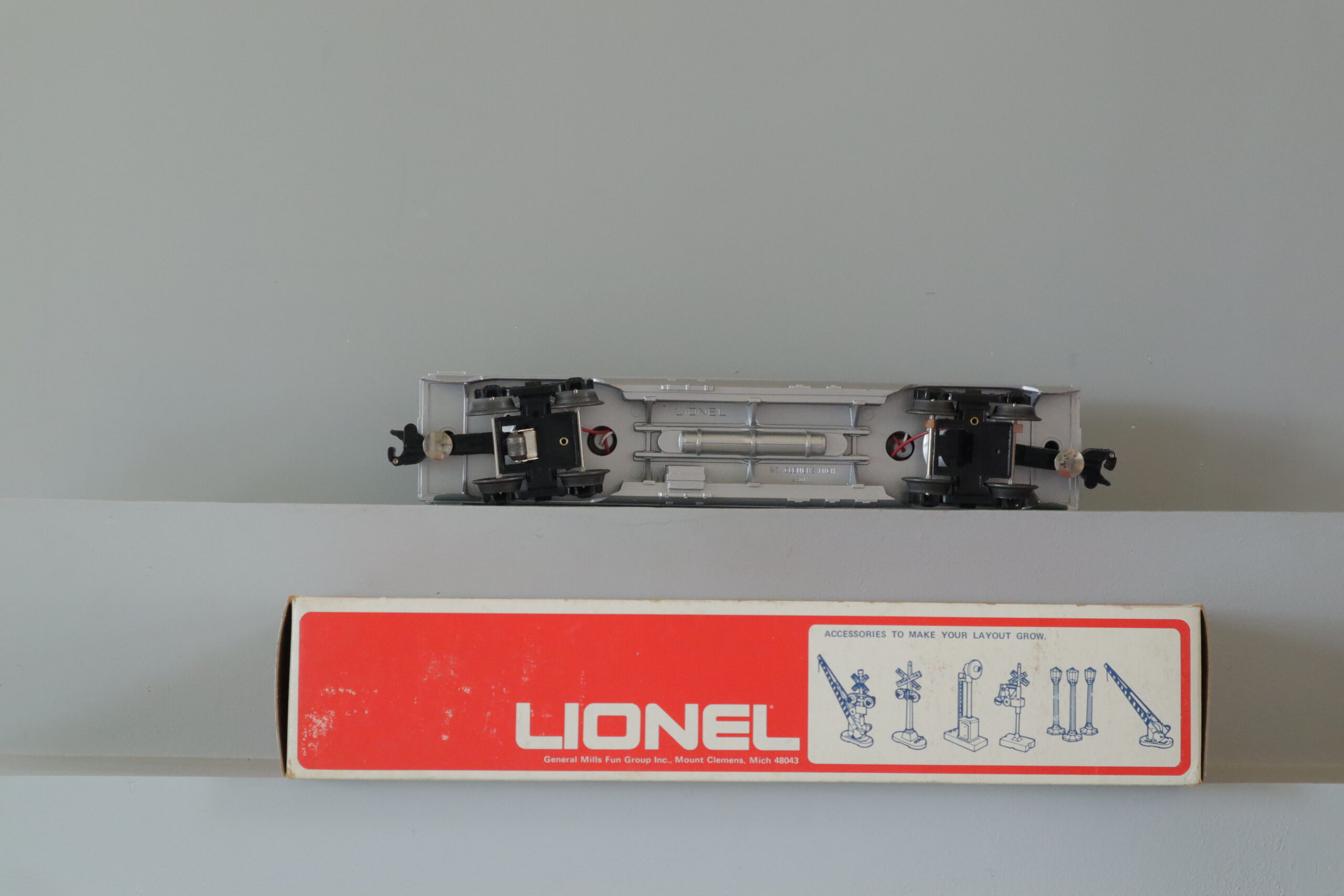 Lionel 6412 Amtrak Vistadome - SKU6006L - themodeltrainstore.com