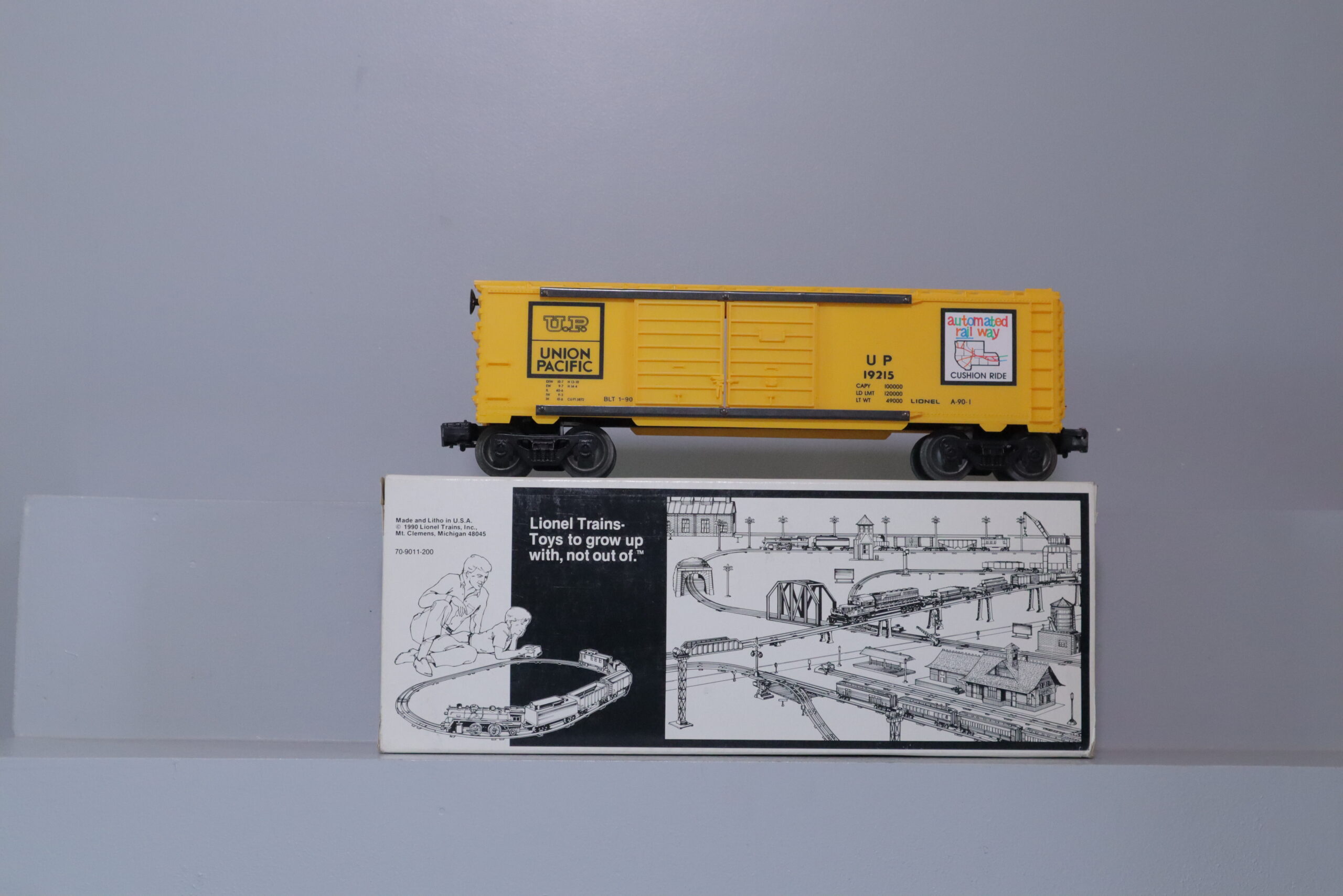 Lionel 19215 UP Box Car - SKU6310L - themodeltrainstore.com