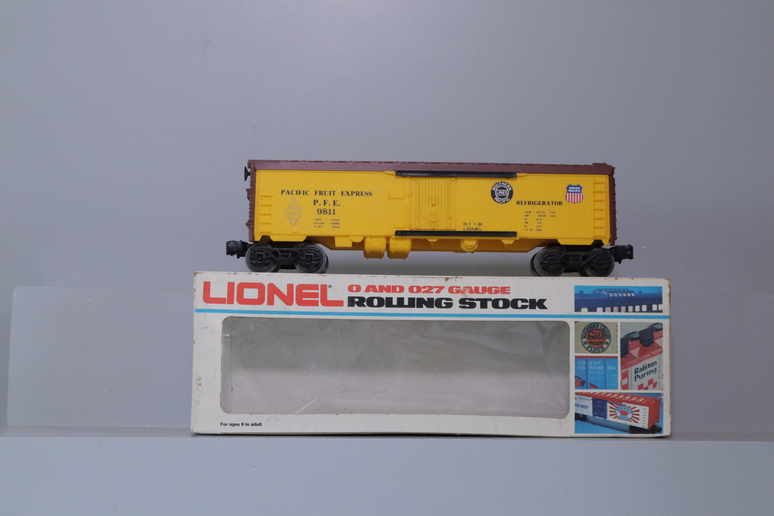 Lionel 69811 UP Fruit Reefer - SKU6313L - themodeltrainstore.com