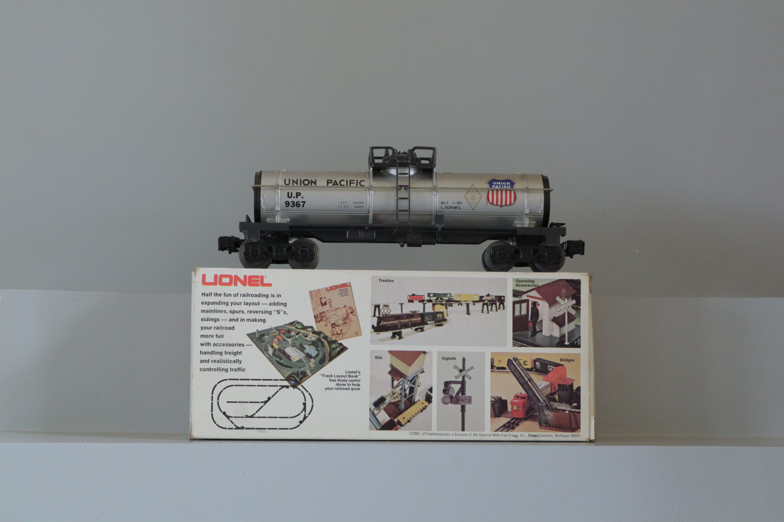 Lionel 9367 UP Tank - SKU6314L - themodeltrainstore.com